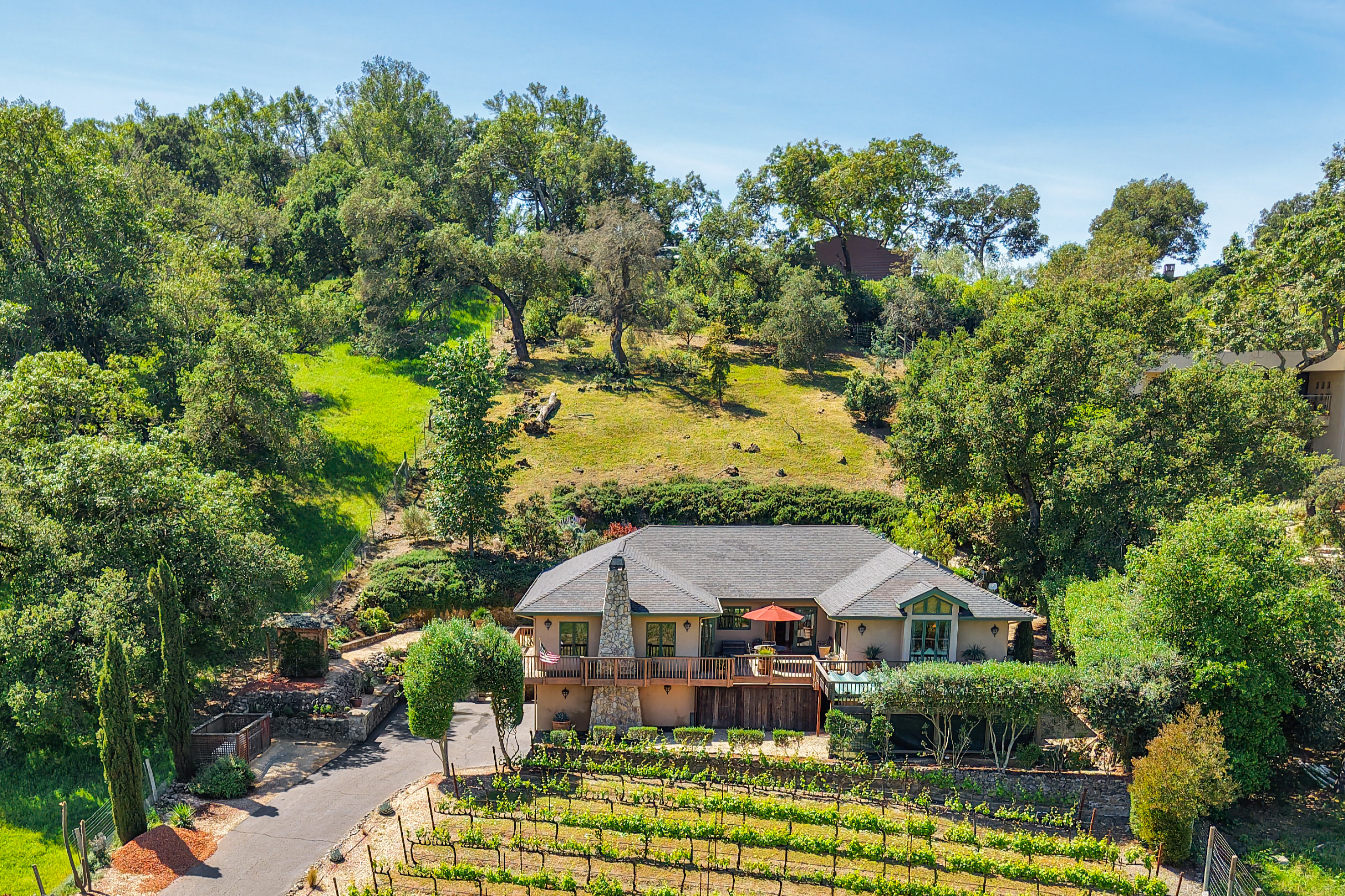  4111 Lovall Valley Road - 物件實景