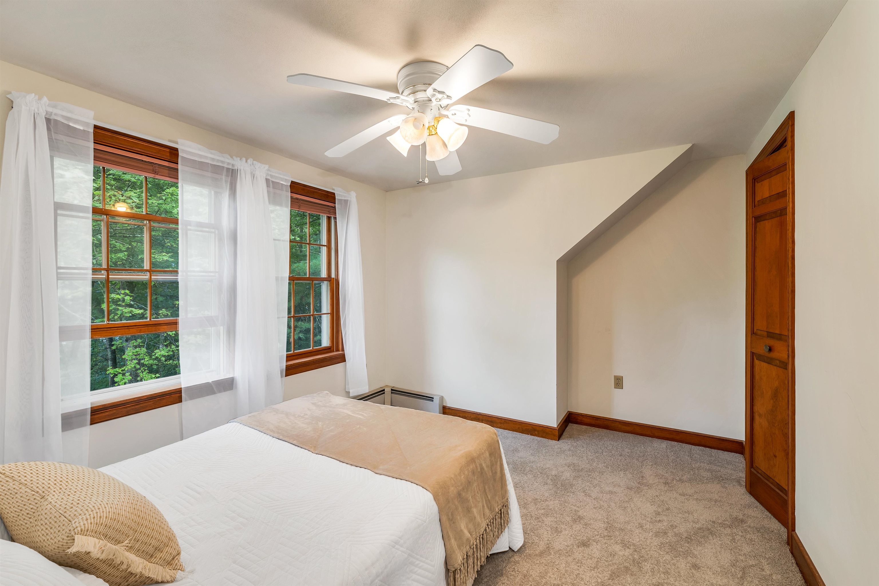 Salem, New Hampshire, 03079, United States, 4 Bedrooms Bedrooms, ,3 BathroomsBathrooms,Residential,For Sale,1924939