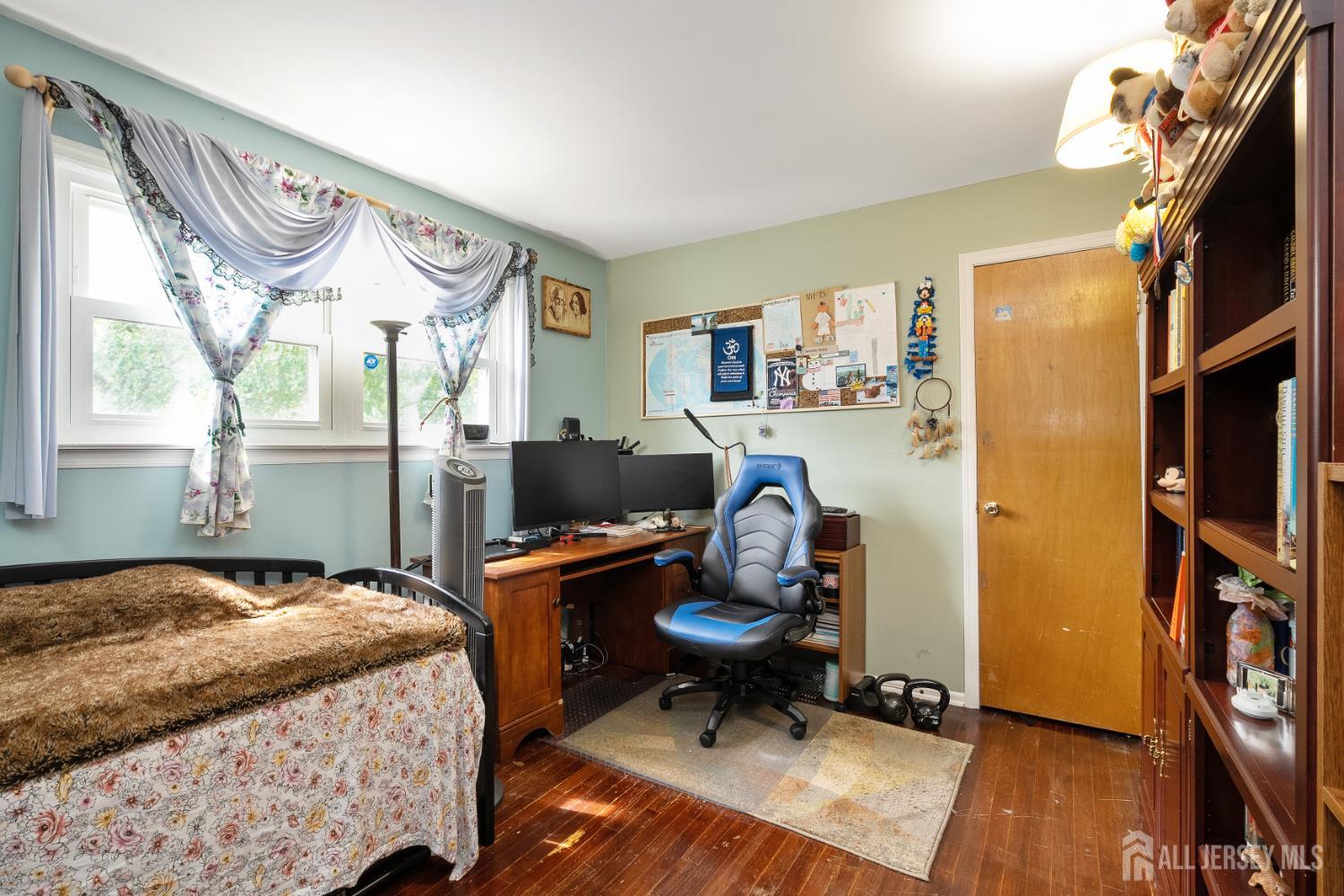 North Brunswick, New Jersey, 08902, United States, 4 Bedrooms Bedrooms, ,3 BathroomsBathrooms,Residential,For Sale,1979106