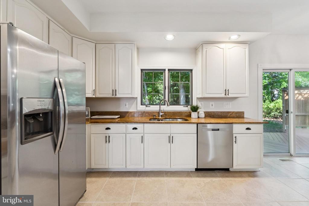 Fairfax Station, Virginia, 22039, United States, 5 Bedrooms Bedrooms, ,4 BathroomsBathrooms,Residential,For Sale,1887245