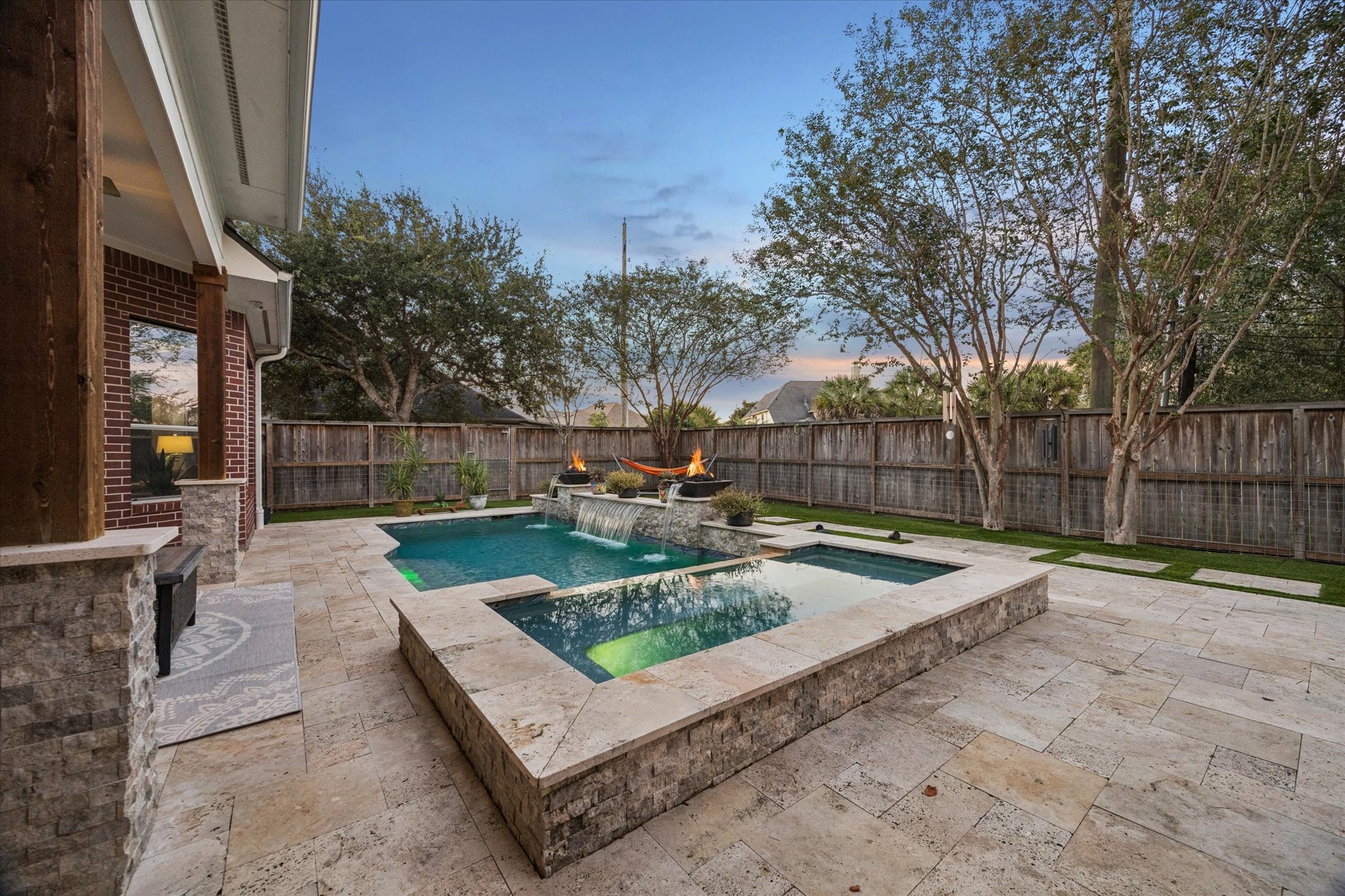  3523 Silvercreek Drive - 物件實景