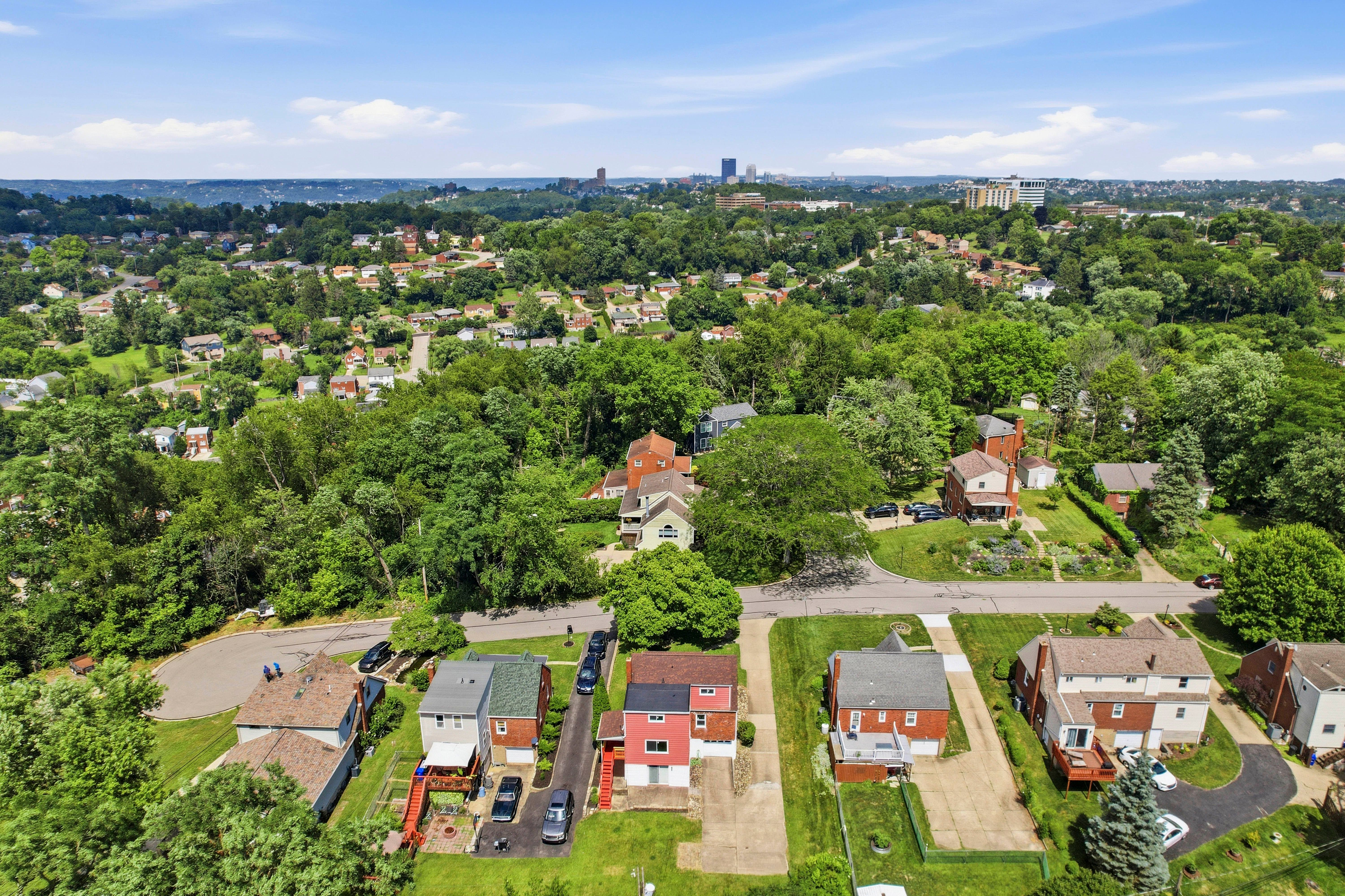  73 Clifford Drive, Pittsburgh, PA 15220 - 物件實景
