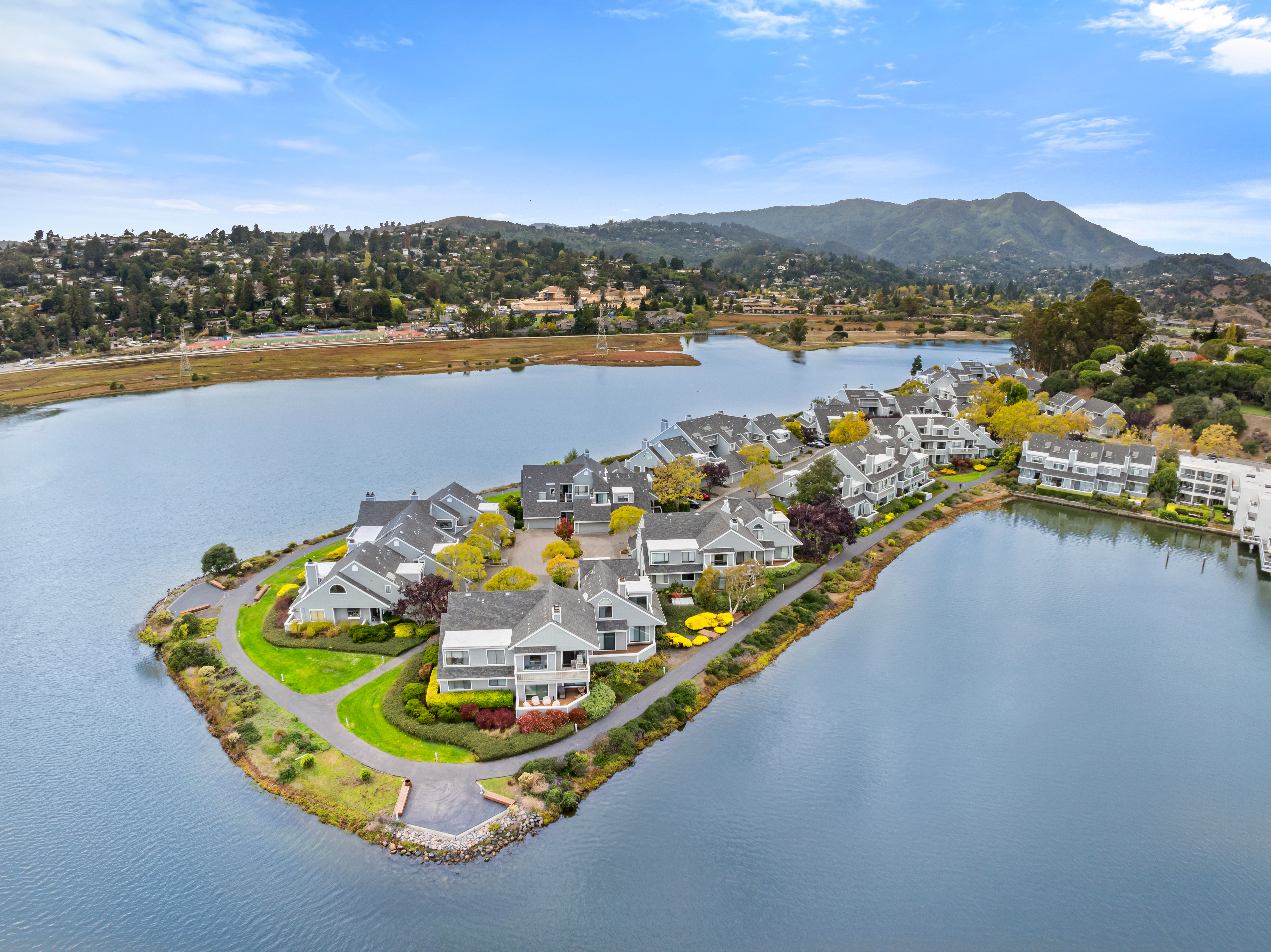  Stylish Waterfront Residence - 物件實景