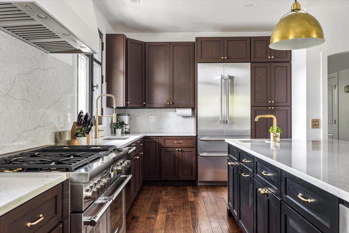 Michiana Shores, Indiana, 46360, United States, 5 Bedrooms Bedrooms, ,4 BathroomsBathrooms,Residential,For Sale,1949684