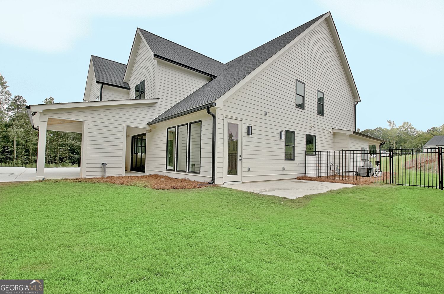 Tyrone, Georgia, 30290, United States, 6 Bedrooms Bedrooms, ,6 BathroomsBathrooms,Residential,For Sale,1859039