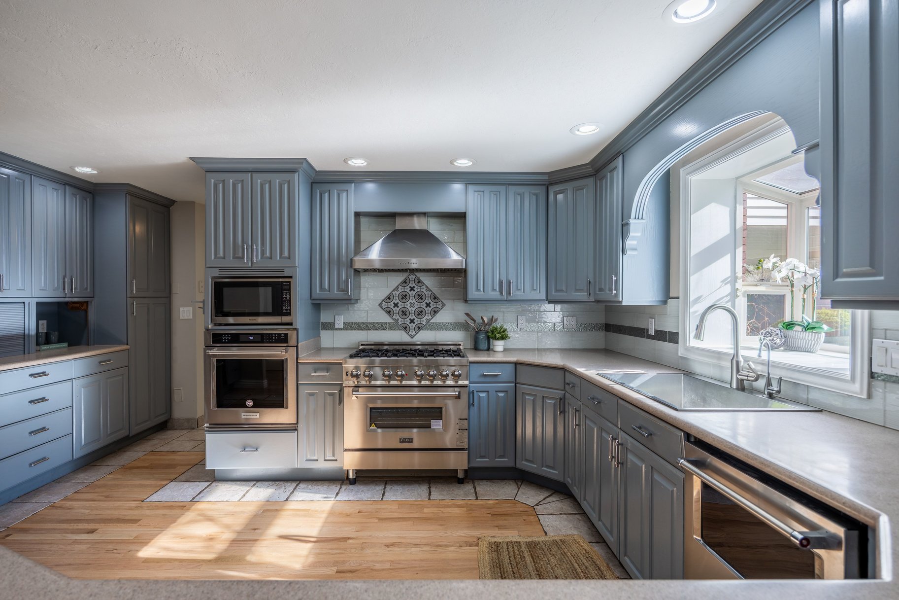  Updated Sandy Home With One of a Kind Location With Unobstructed Mountain Views - 物件實景