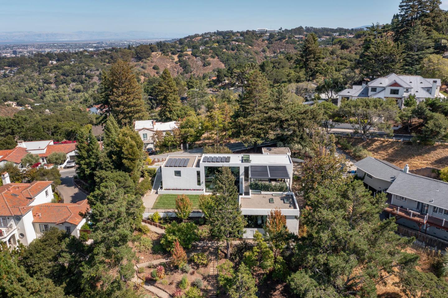 Hillsborough, California, 94010, United States, 4 Bedrooms Bedrooms, ,4 BathroomsBathrooms,Residential,For Sale,1940543
