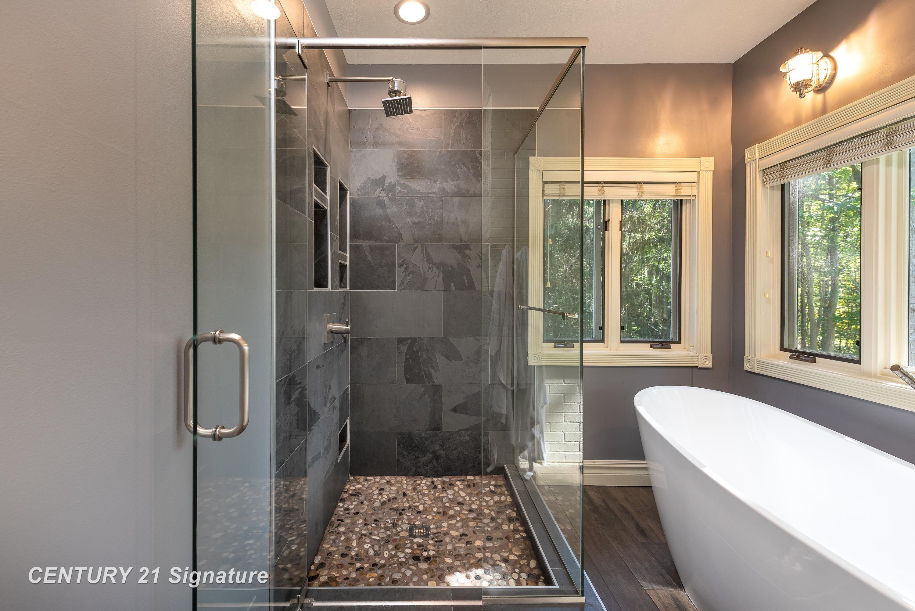 Midland, Michigan, 48642, United States, 5 Bedrooms Bedrooms, ,6 BathroomsBathrooms,Residential,For Sale,1977241