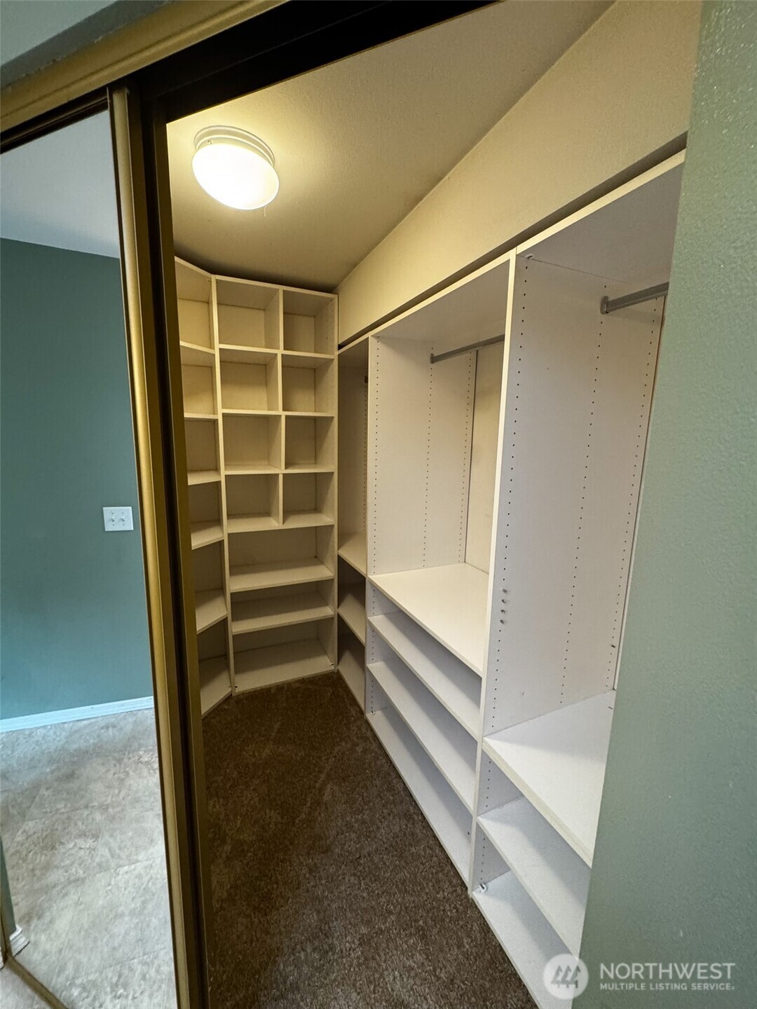 Auburn, Washington, 98092, United States, 4 Bedrooms Bedrooms, ,2 BathroomsBathrooms,Residential,For Sale,1893613