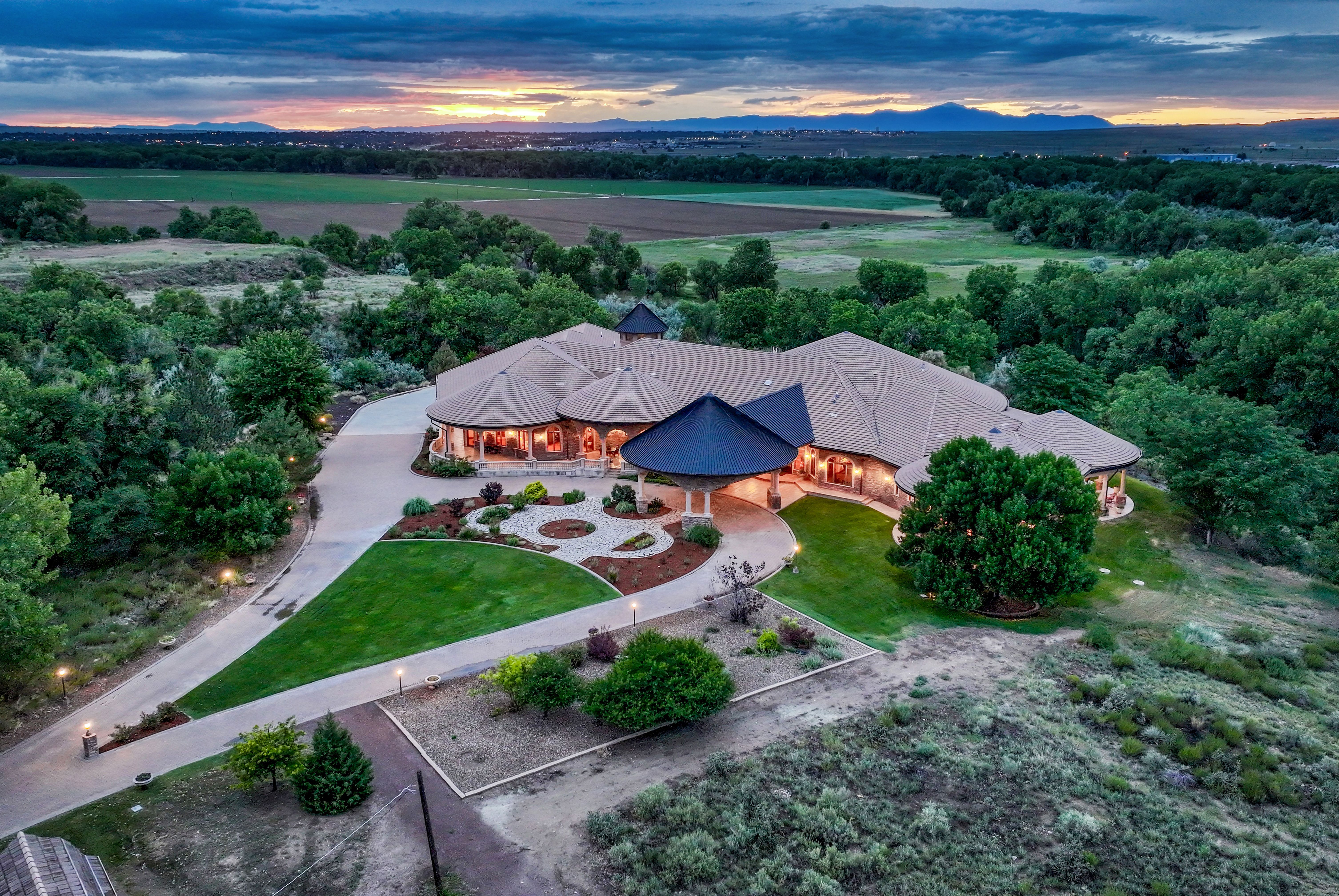  Extraordinary Estate on Pueblo