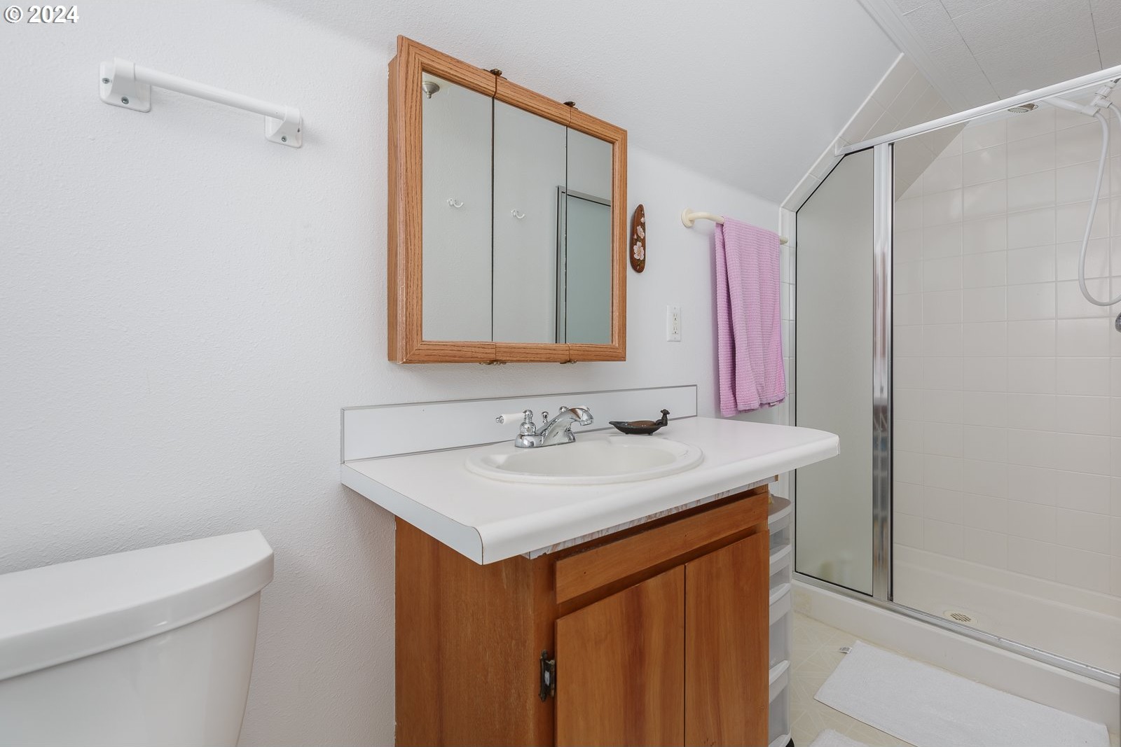 Lincoln City, Oregon, 97367, United States, 3 Bedrooms Bedrooms, ,2 BathroomsBathrooms,Residential,For Sale,1735832