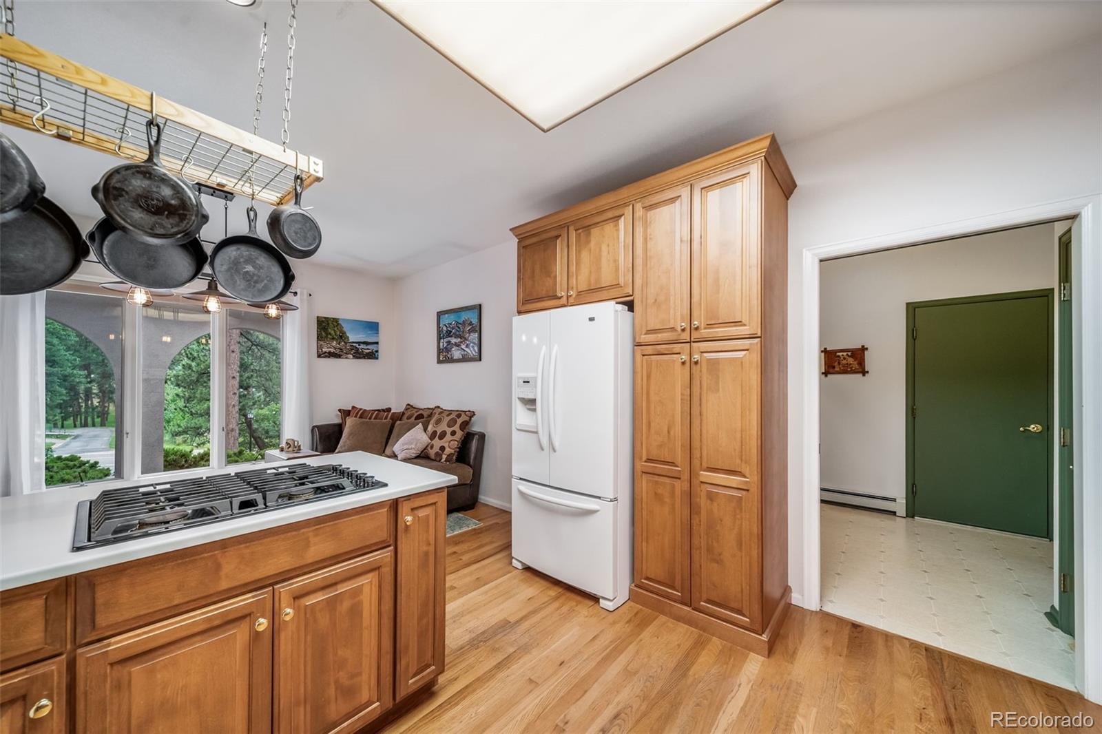 Larkspur, Colorado, 80118, United States, 2 Bedrooms Bedrooms, ,2 BathroomsBathrooms,Residential,For Sale,1924756