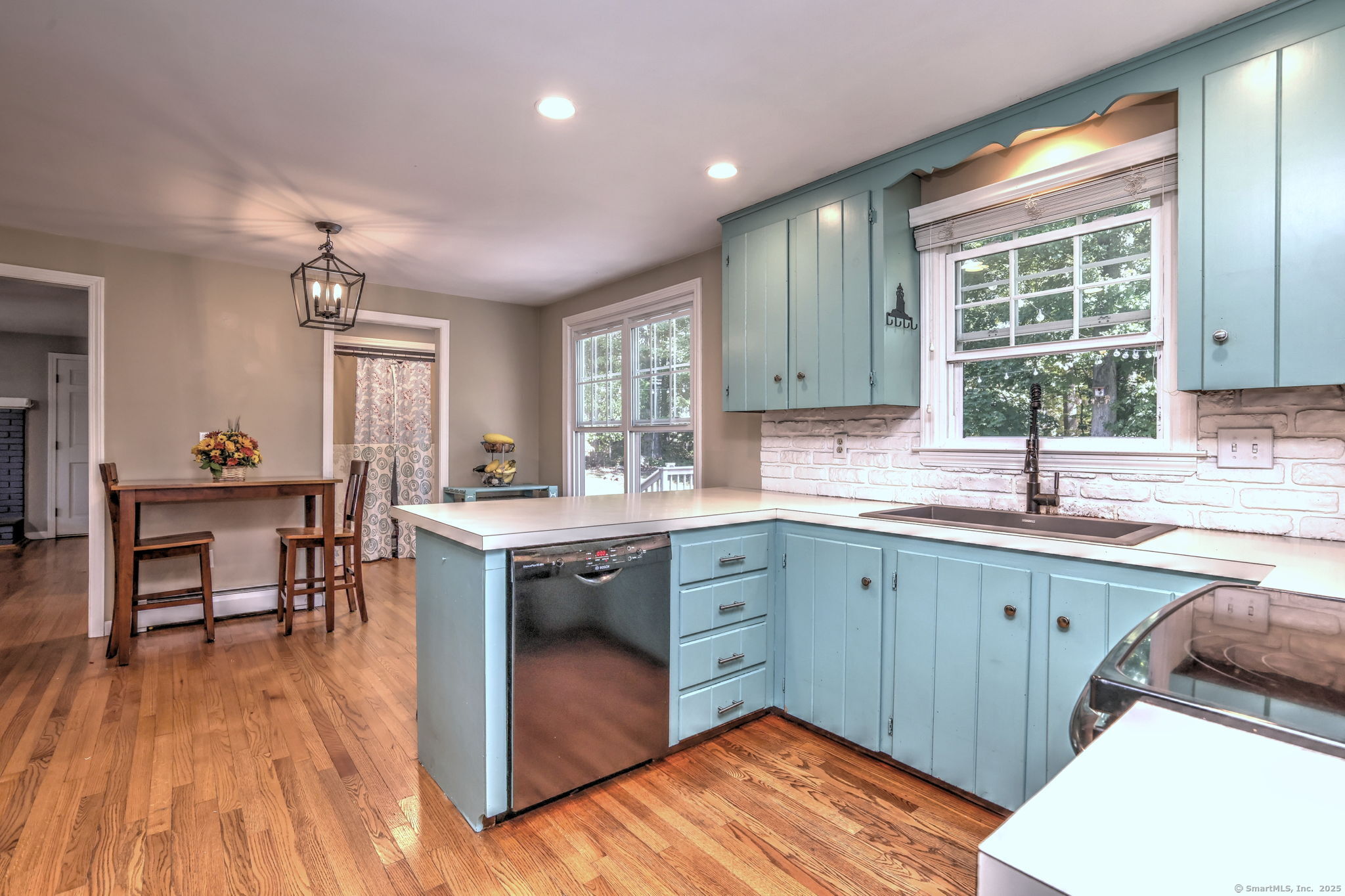 Guilford, Connecticut, 06437, United States, 4 Bedrooms Bedrooms, ,3 BathroomsBathrooms,Residential,For Sale,1955104