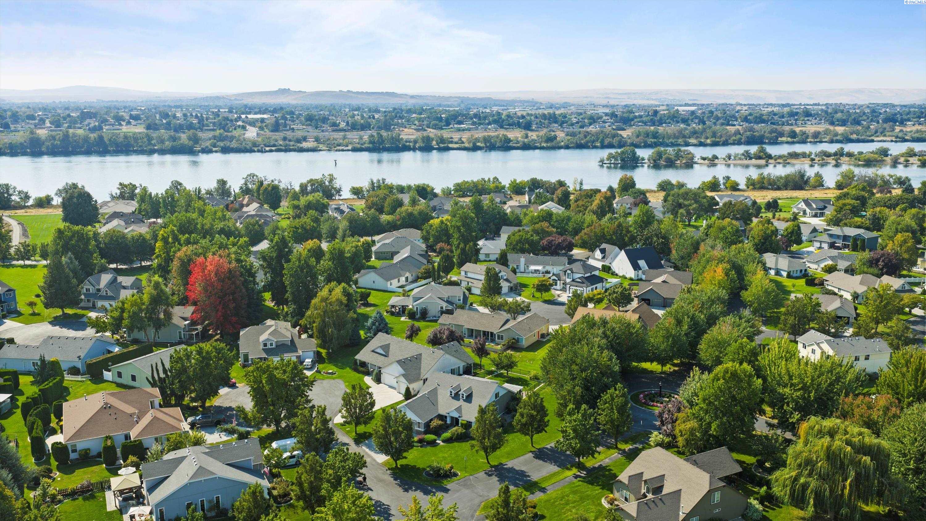 Pasco, Washington, 99301, United States, 4 Bedrooms Bedrooms, ,2 BathroomsBathrooms,Residential,For Sale,1956772