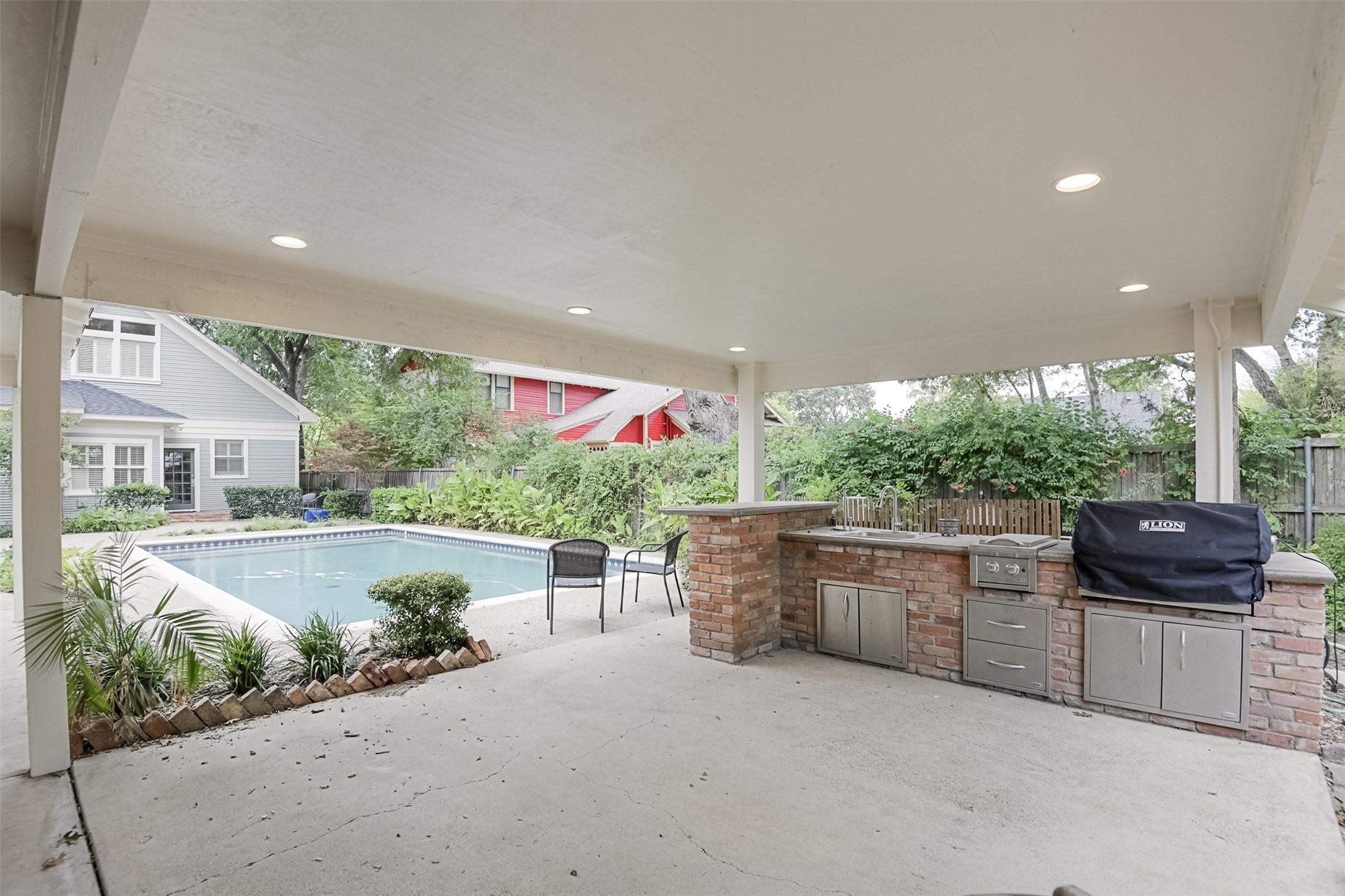 Waxahachie, Texas, 75165, United States, 5 Bedrooms Bedrooms, ,4 BathroomsBathrooms,Residential,For Sale,1940527