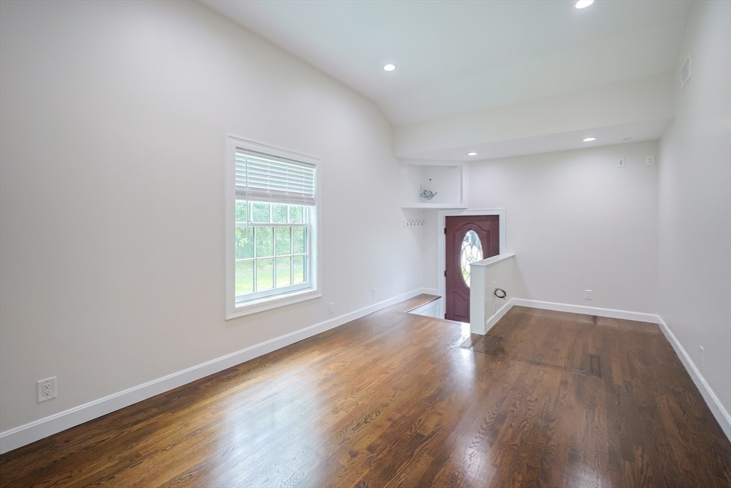 Ashland, Massachusetts, 01721, United States, 3 Bedrooms Bedrooms, ,3 BathroomsBathrooms,Residential,For Sale,1978848