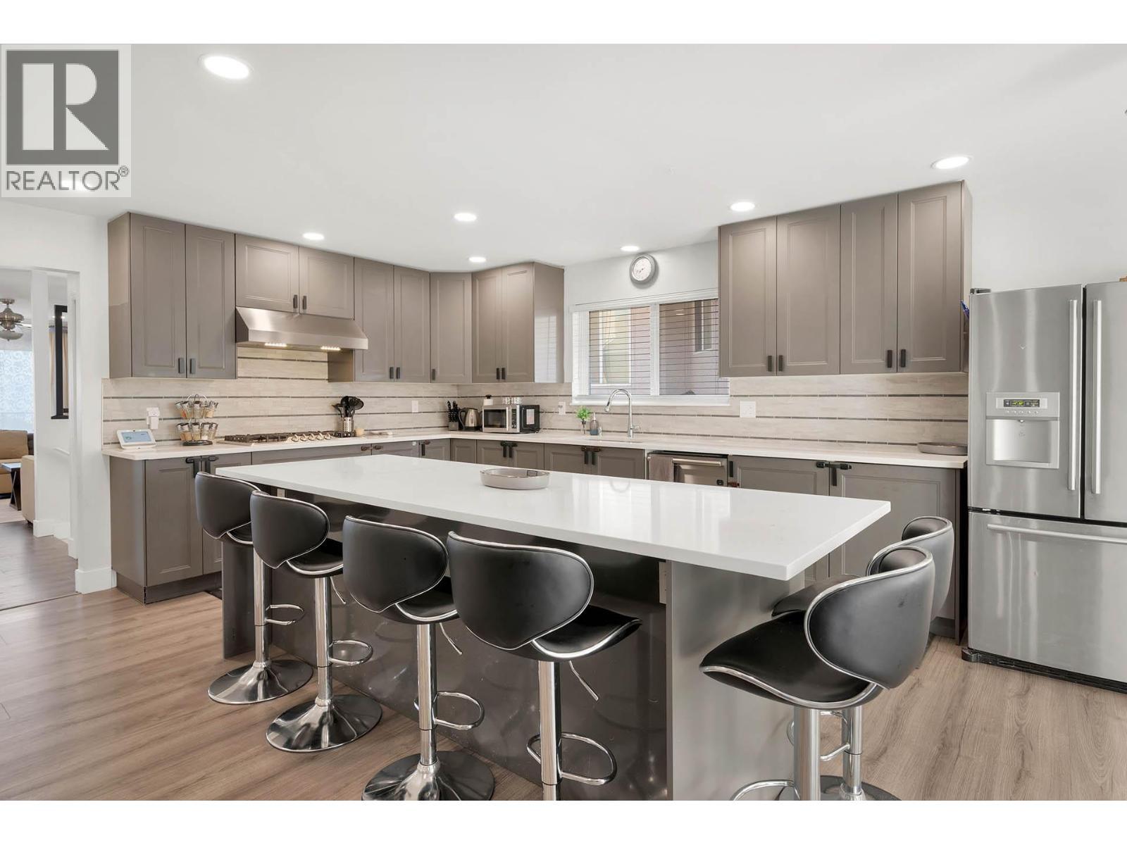 KAMLOOPS, British Columbia, V1S 1W2, CA, 6 Bedrooms Bedrooms, ,4 BathroomsBathrooms,Residential,For Sale,1950563