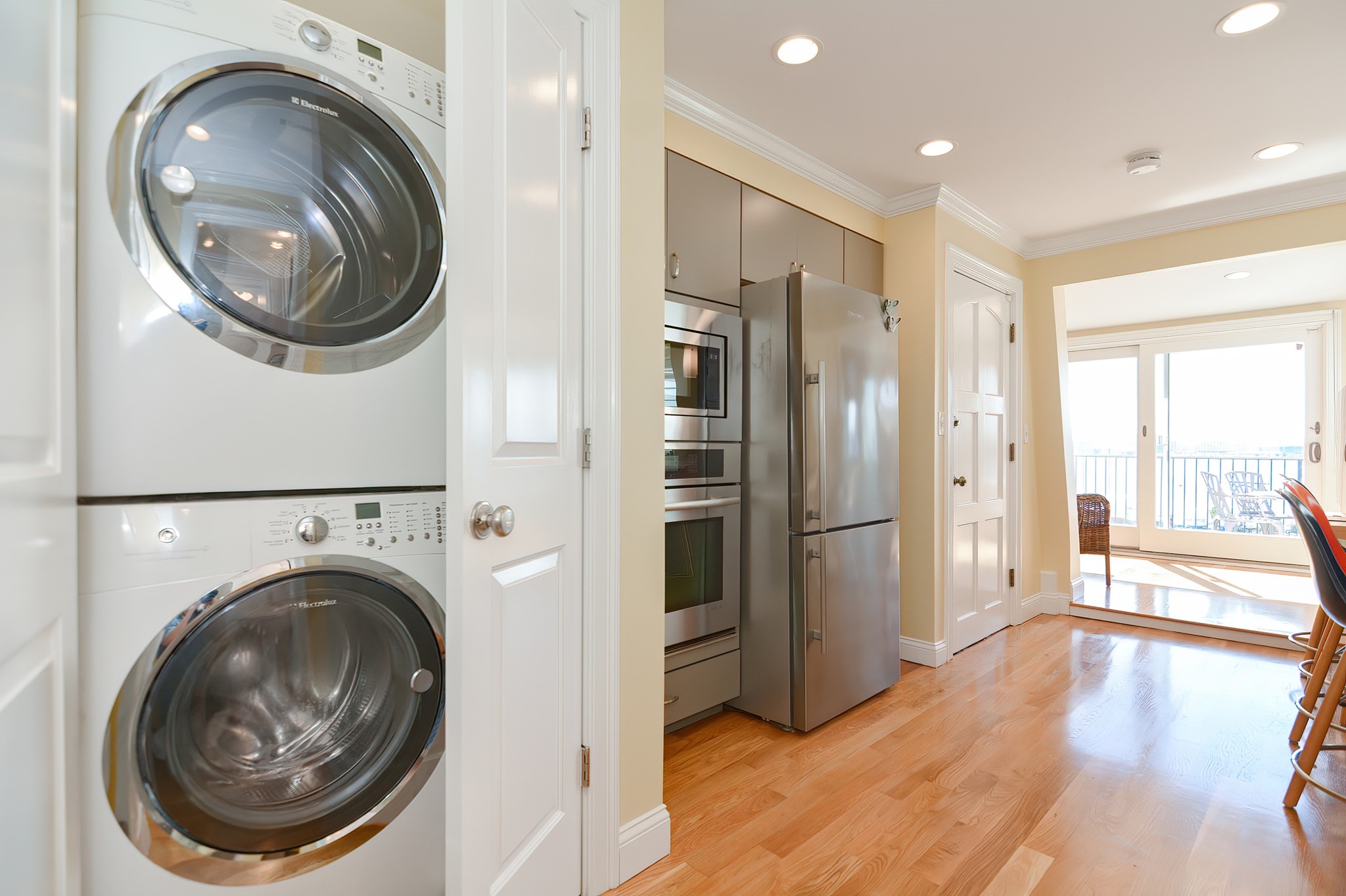 East Boston, Massachusetts, 02128, United States, 2 Bedrooms Bedrooms, ,1 BathroomBathrooms,Residential,For Sale,1938178