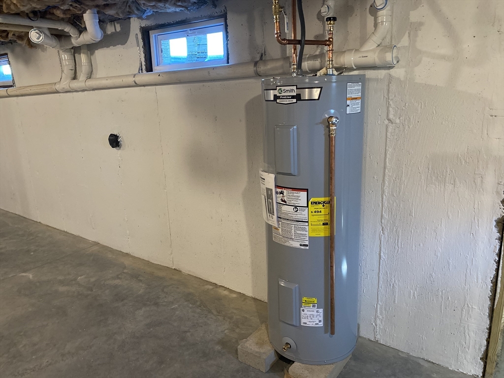 Bourne, Massachusetts, 02562, United States, 3 Bedrooms Bedrooms, ,2 BathroomsBathrooms,Residential,For Sale,1974604