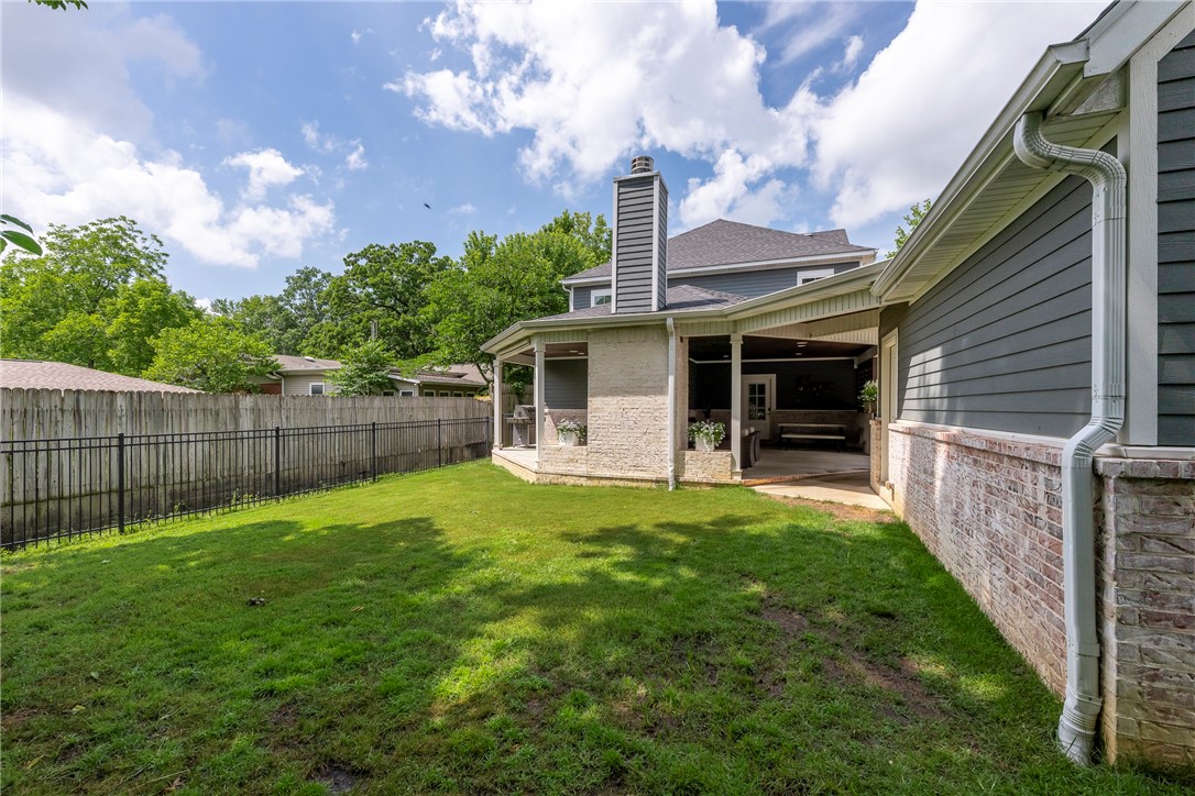 Fayetteville, Arkansas, 72701, United States, 4 Bedrooms Bedrooms, ,4 BathroomsBathrooms,Residential,For Sale,1895479