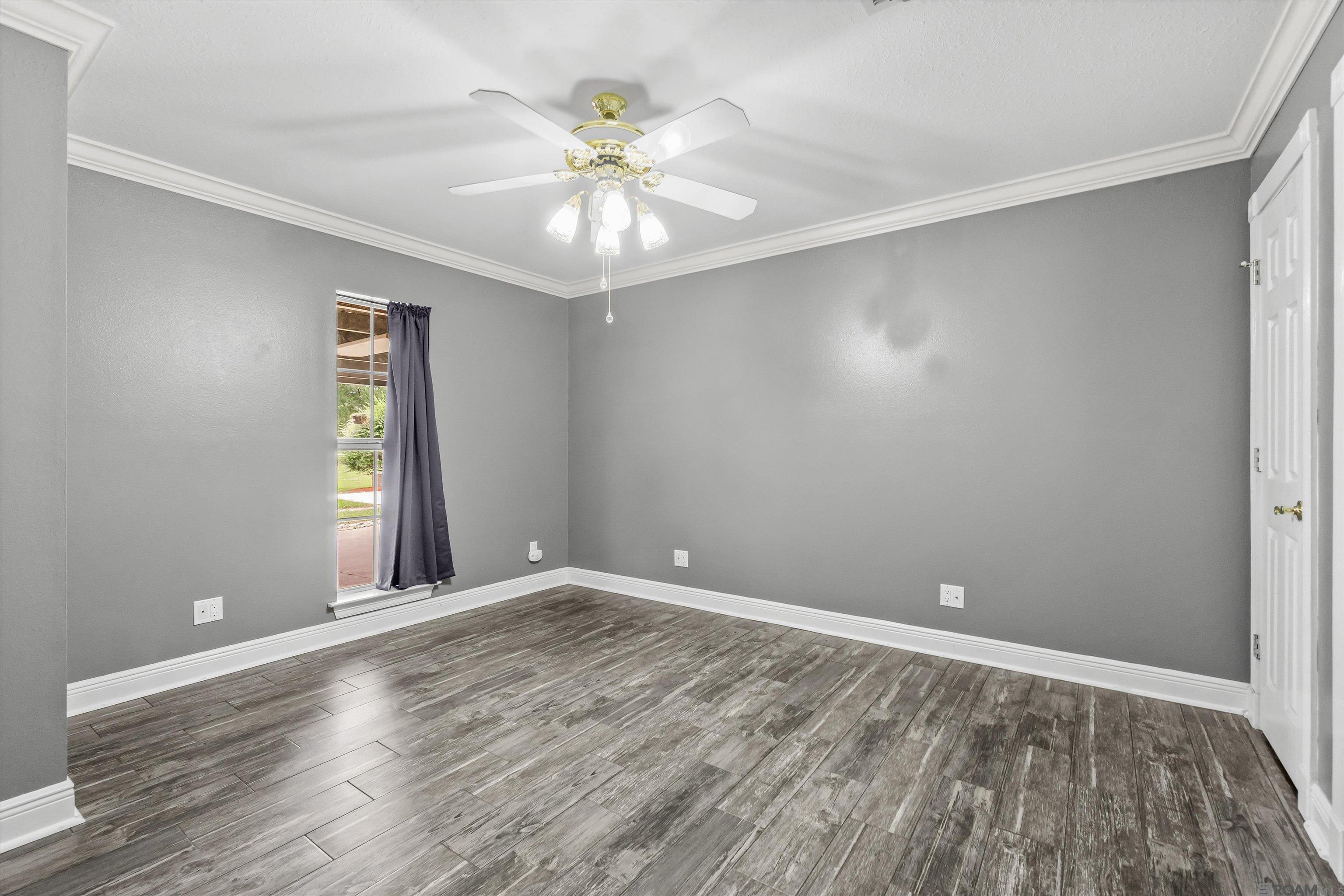 Gonzales, Louisiana, 70737, United States, 4 Bedrooms Bedrooms, ,3 BathroomsBathrooms,Residential,For Sale,1920960