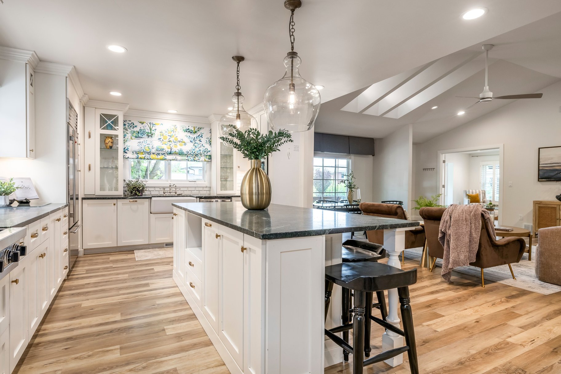  Renovated Country Club Home Designed for Entertaining and Everyday Living - 物件實景