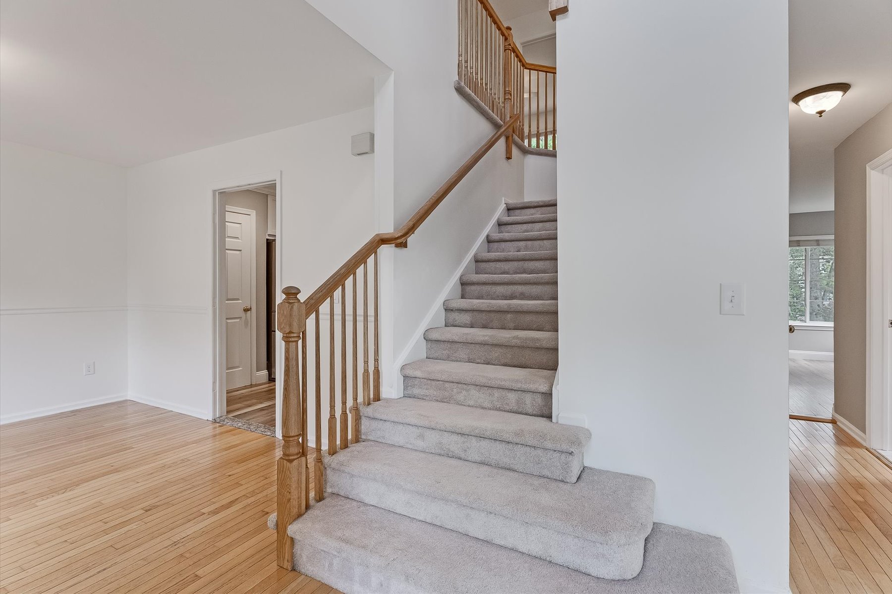  ?Country Oaks? Colonial Home Provides Comfort and Space in a Great Location - 物件實景