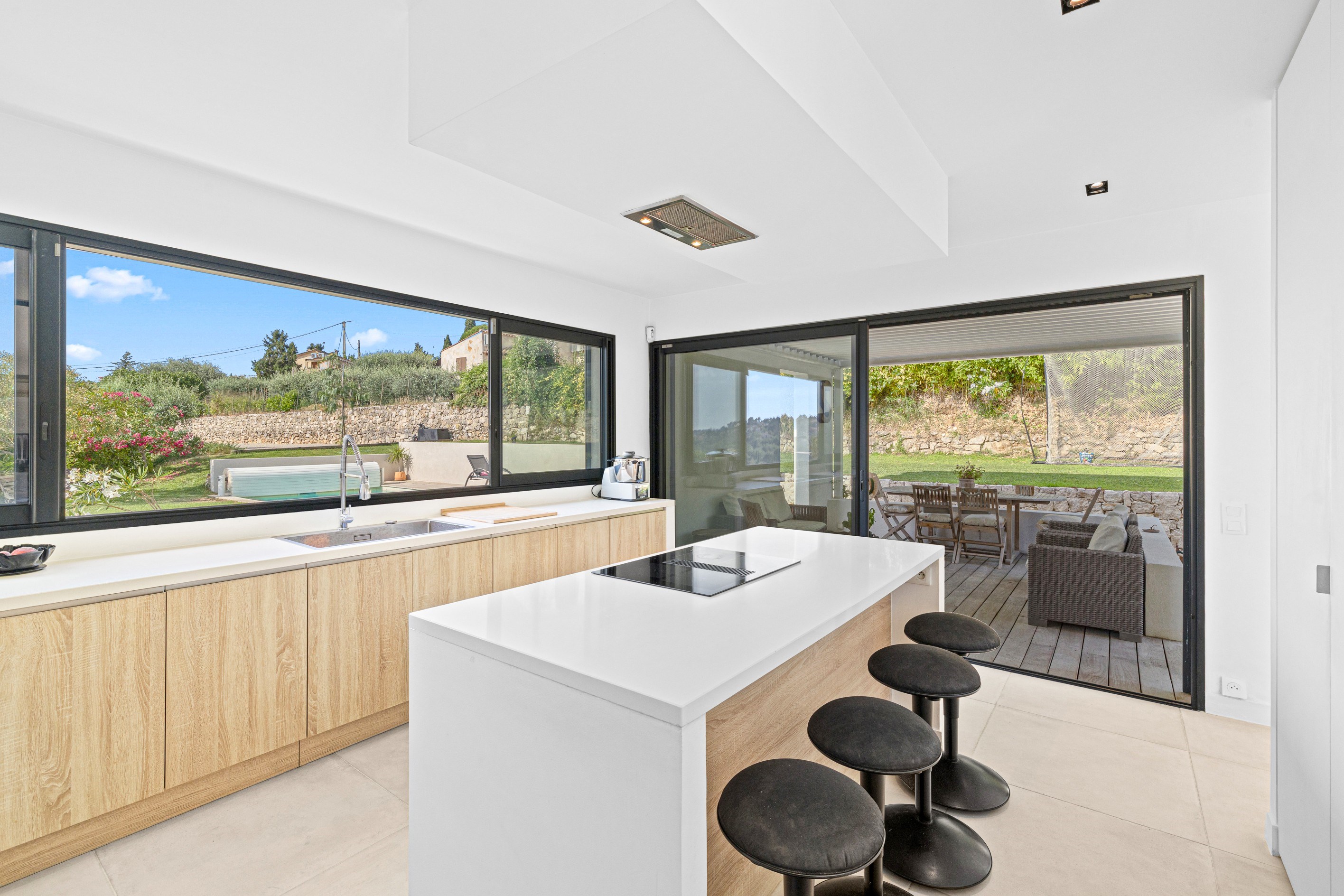  Architect-designed contemporary villa for sale in Vence near Saint-Paul-de-Vence - 物件實景