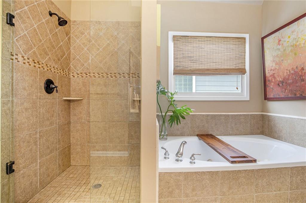 Atlanta, Georgia, 30318, United States, 3 Bedrooms Bedrooms, ,3 BathroomsBathrooms,Residential,For Sale,1892490