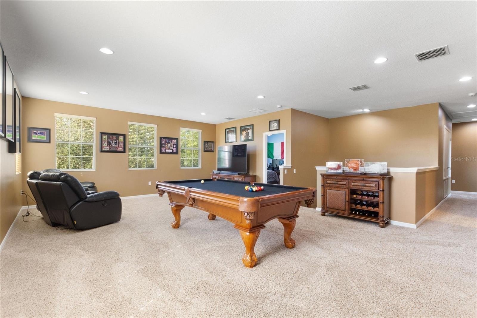 AUBURNDALE, Florida, 33823, United States, 5 Bedrooms Bedrooms, ,5 BathroomsBathrooms,Residential,For Sale,1986097