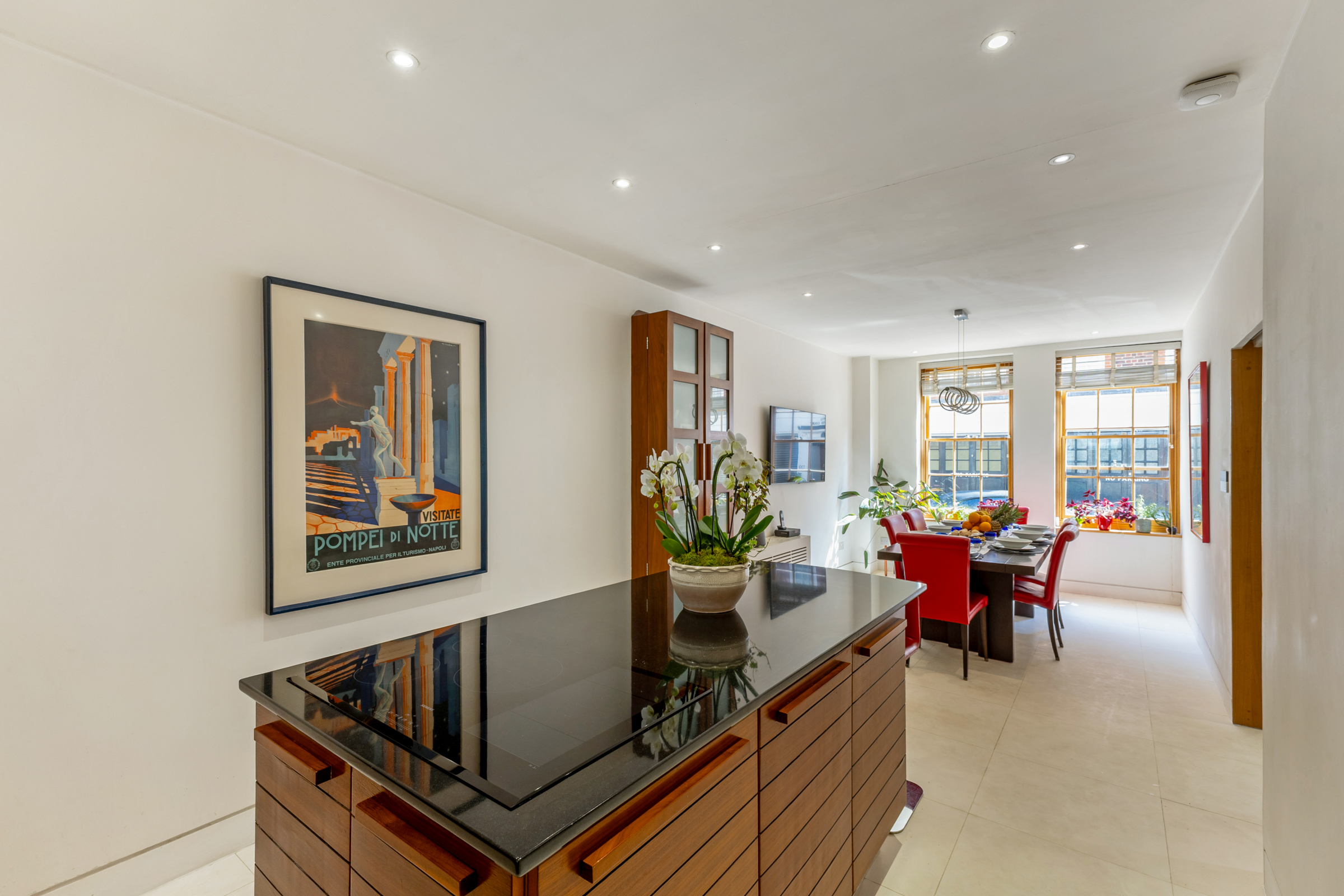  Three-Bedroom Mews House with a Rare Roof Terrace on Pavilion Road - 物件實景