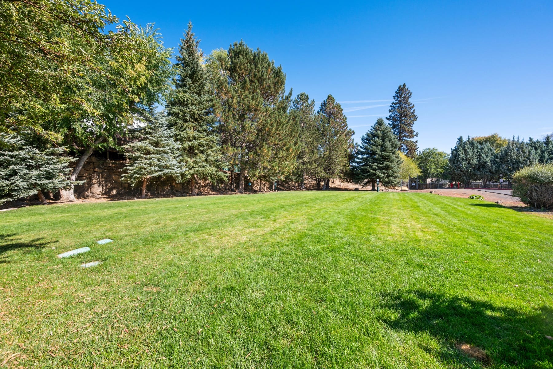  1050 NE Butler Market #APT 3 Bend, OR 97701 - 物件實景