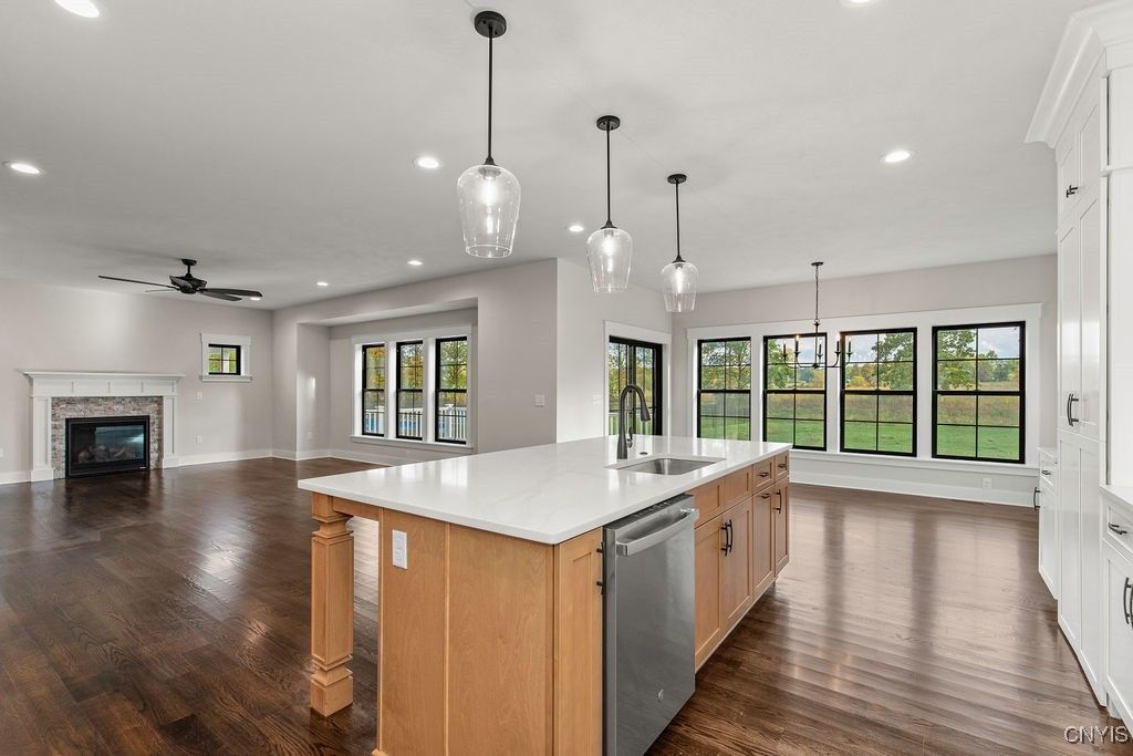 Baldwinsville, New York, 13027, United States, 4 Bedrooms Bedrooms, ,3 BathroomsBathrooms,Residential,For Sale,1991108