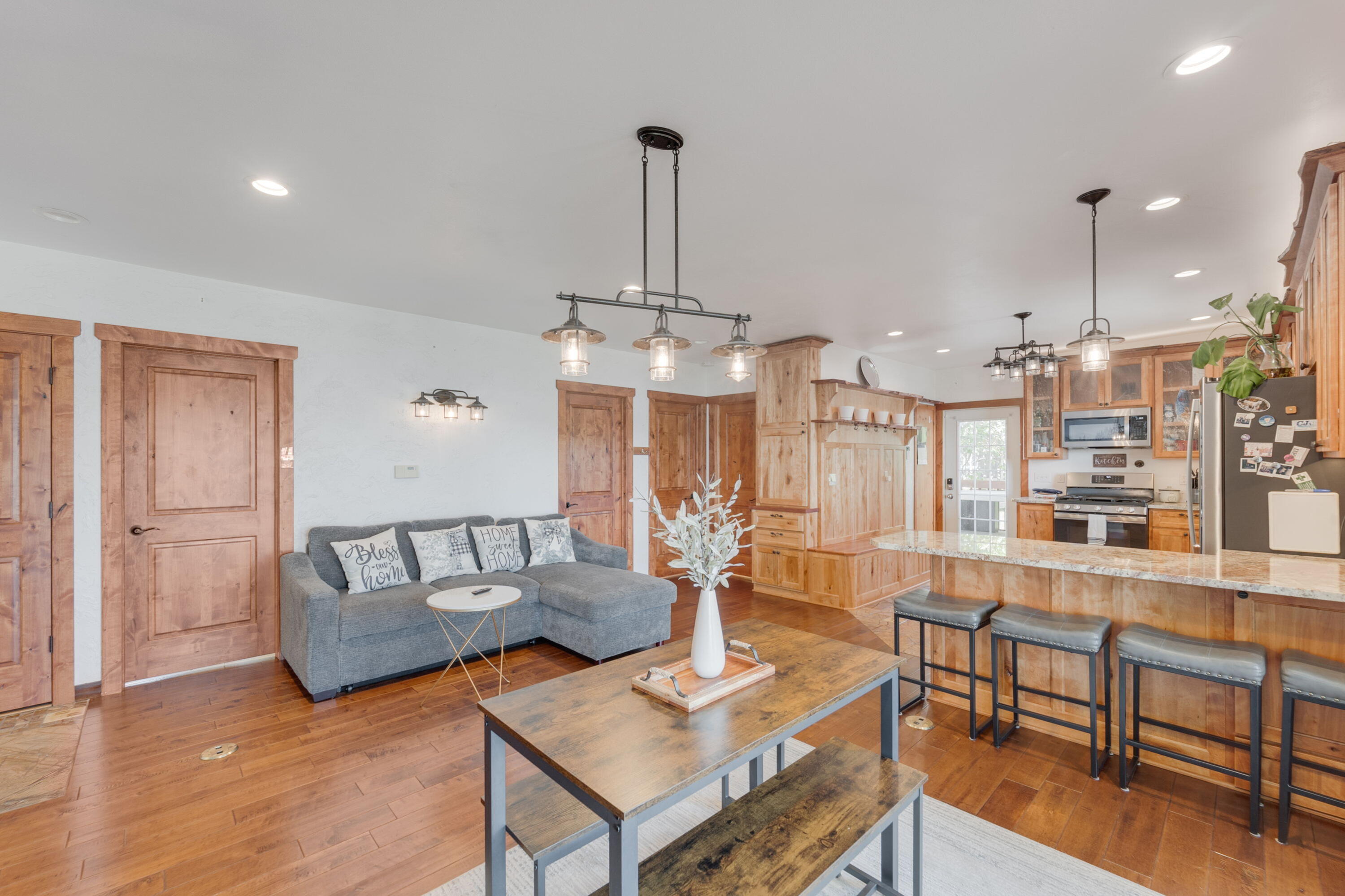 Burlington, Wisconsin, 53105, United States, 4 Bedrooms Bedrooms, ,3 BathroomsBathrooms,Residential,For Sale,1885300
