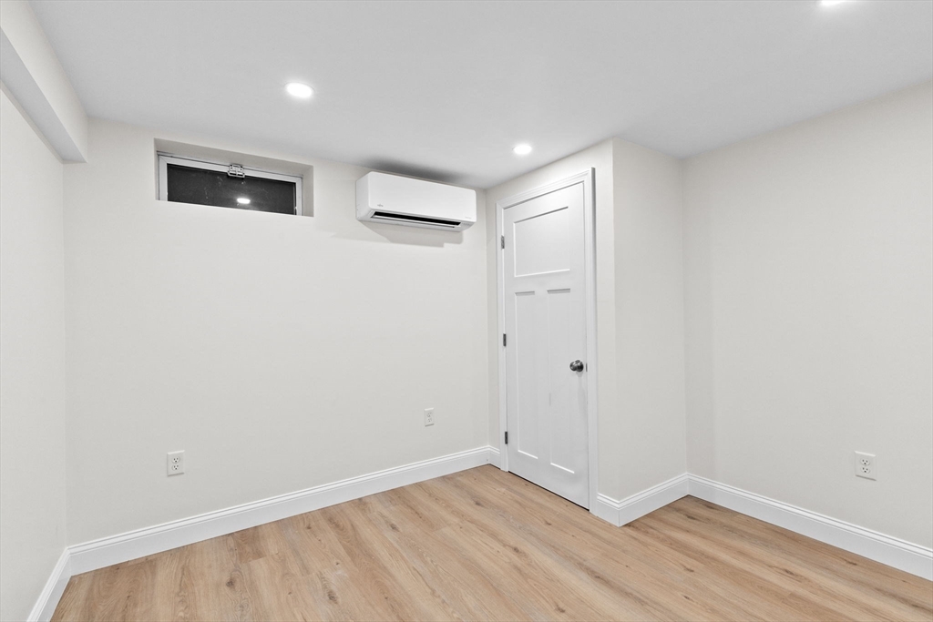 Bourne, Massachusetts, 02562, United States, 4 Bedrooms Bedrooms, ,4 BathroomsBathrooms,Residential,For Sale,1940930