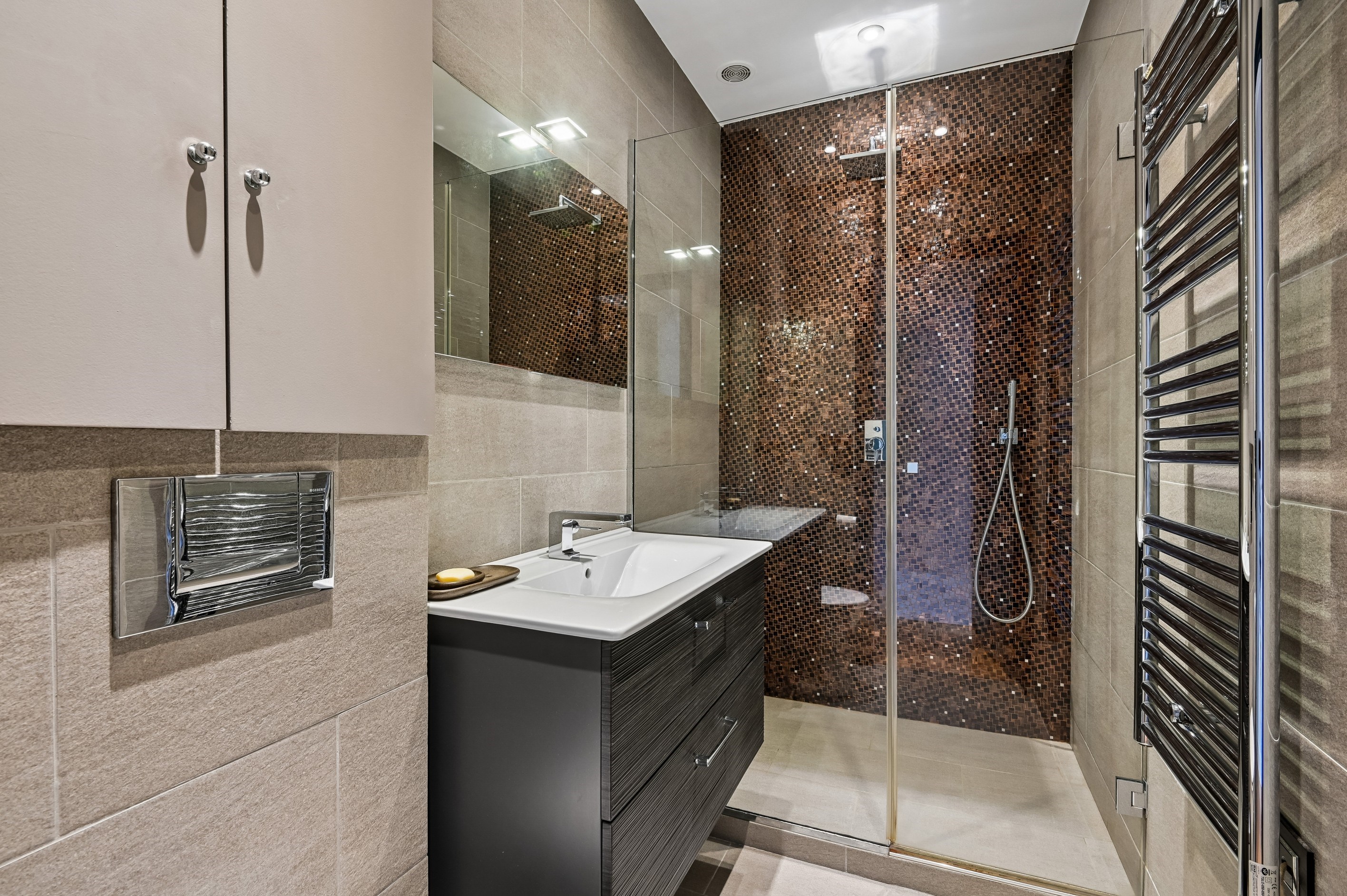  NEUILLY-SUR-SEINE – HIGH-END APARTMENT WITH BOX CLOSE TO THE AMERICAN HOSPITAL - 物件實景