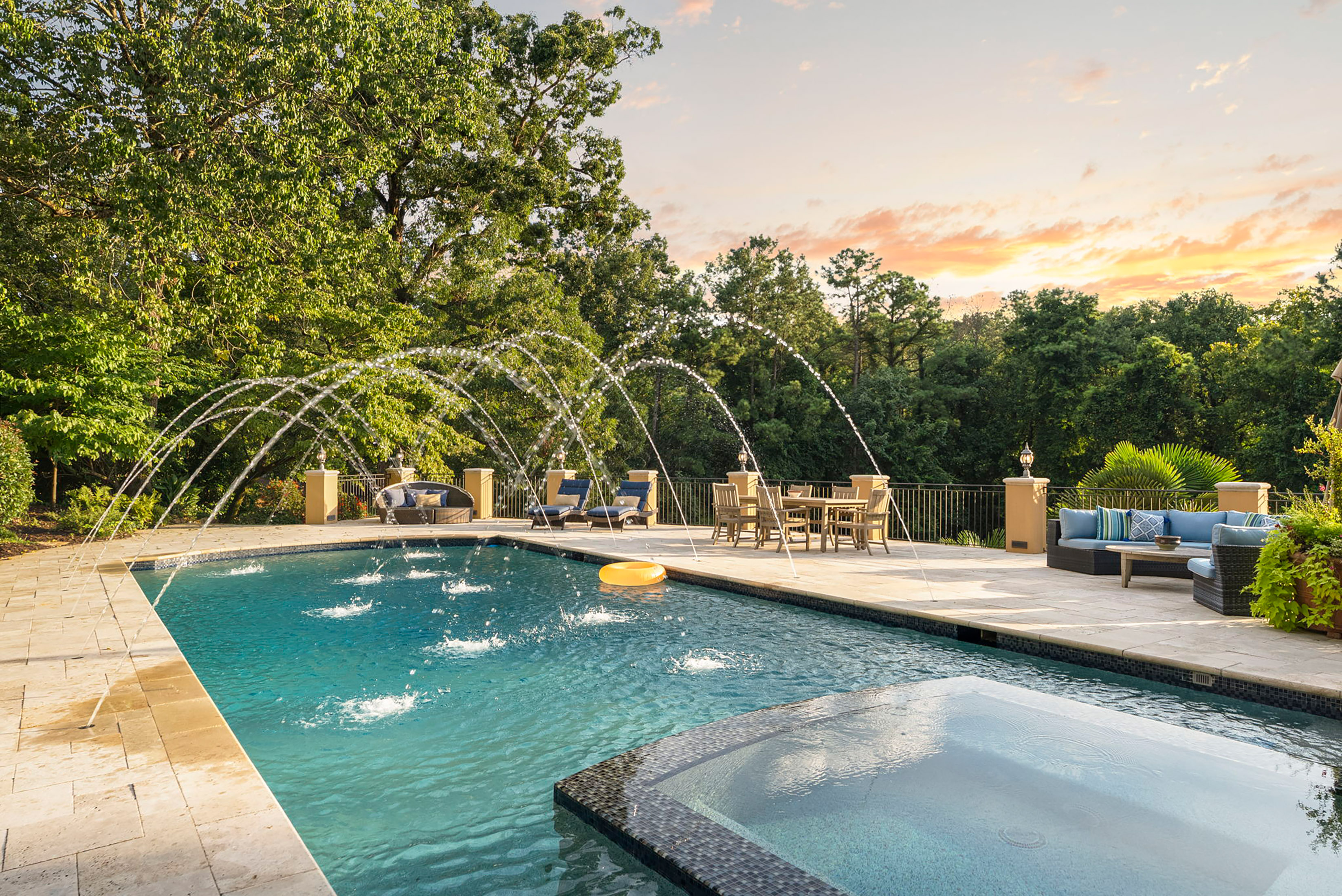  Remarkable Spanish-style Estate on 3.8+/- Private Acres - 物件實景