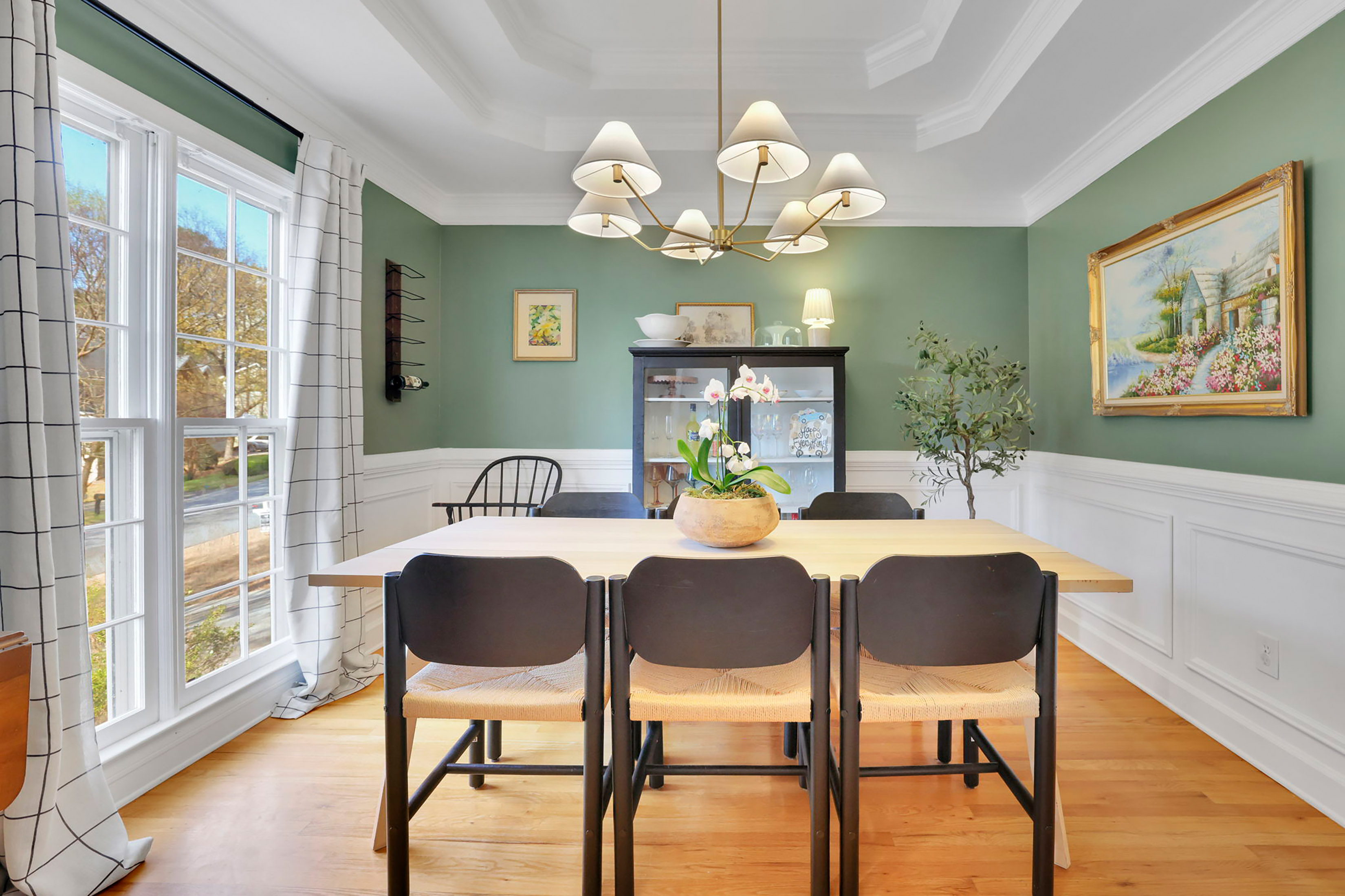  Beautifully Maintained Home Nestled Within a Quiet and Established Community - 物件實景