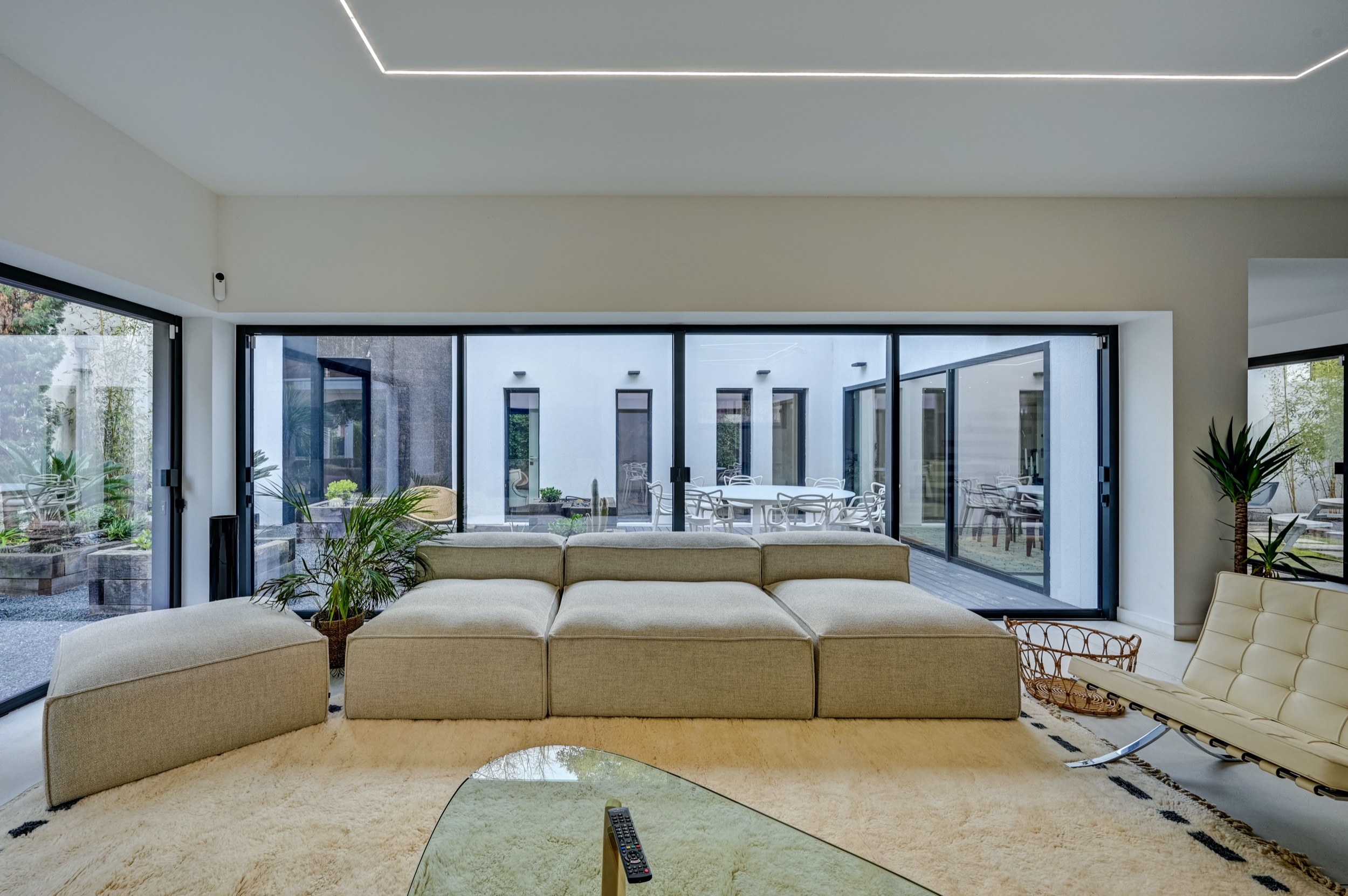  Aix-en-Provence — Contemporary House with Pool, Garden and Parking within Walki… - 物件實景