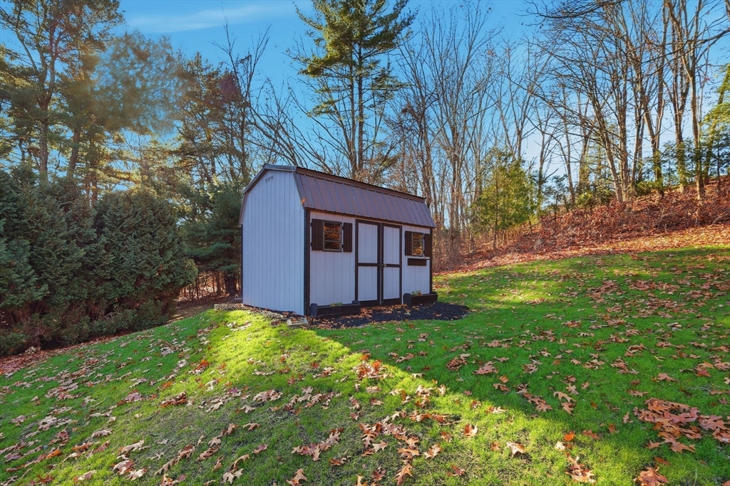 Holyoke, Massachusetts, 01040, United States, 3 Bedrooms Bedrooms, ,3 BathroomsBathrooms,Residential,For Sale,2003415