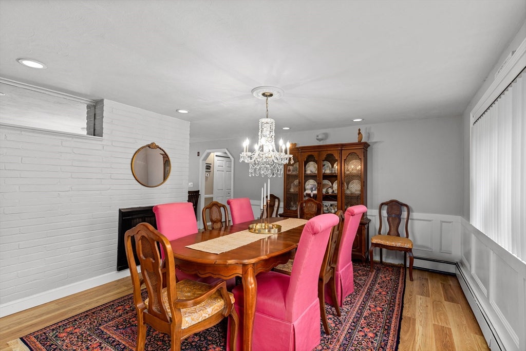 Holbrook, Massachusetts, 02343, United States, 3 Bedrooms Bedrooms, ,1 BathroomBathrooms,Residential,For Sale,1921162