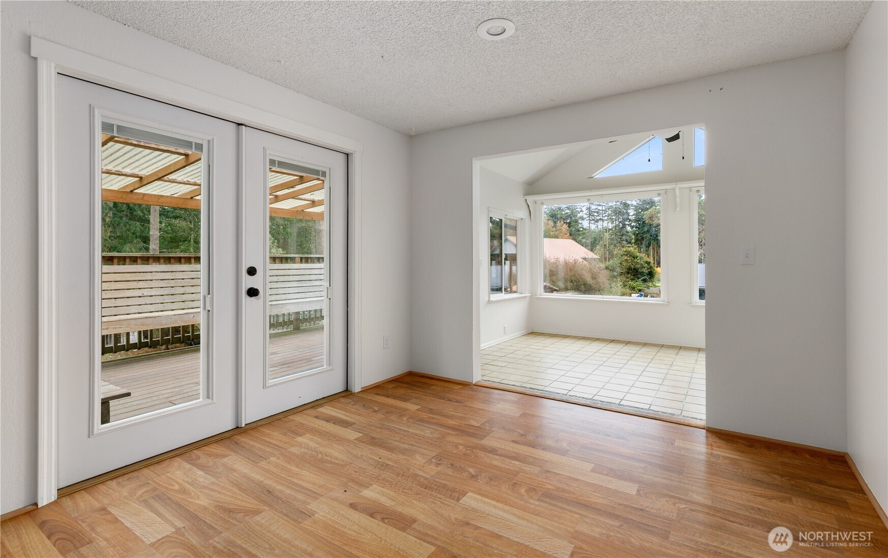 Oak Harbor, Washington, 98277, United States, 3 Bedrooms Bedrooms, ,2 BathroomsBathrooms,Residential,For Sale,1989027