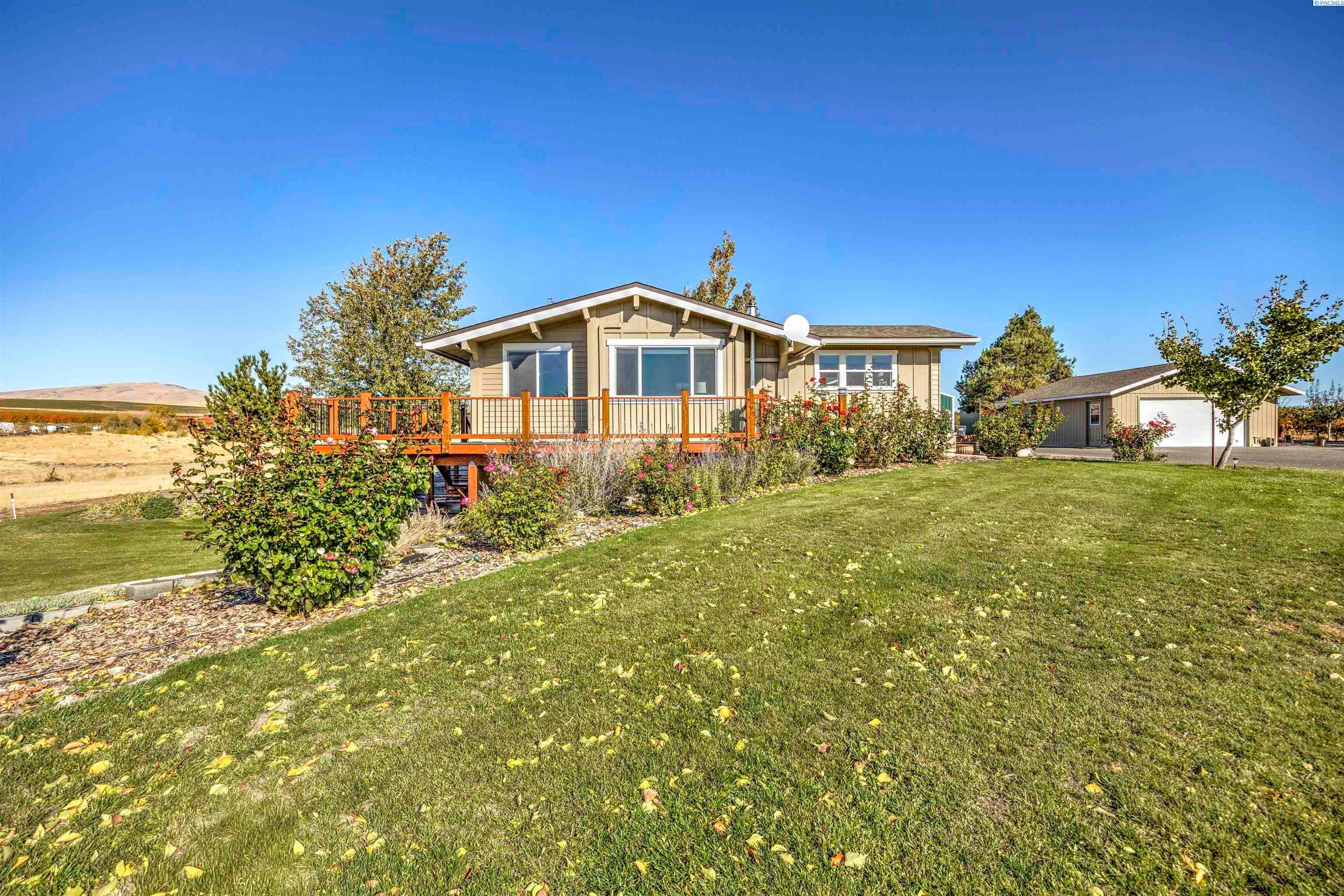 Benton City, Washington, 99320, United States, 3 Bedrooms Bedrooms, ,2 BathroomsBathrooms,Residential,For Sale,1992566