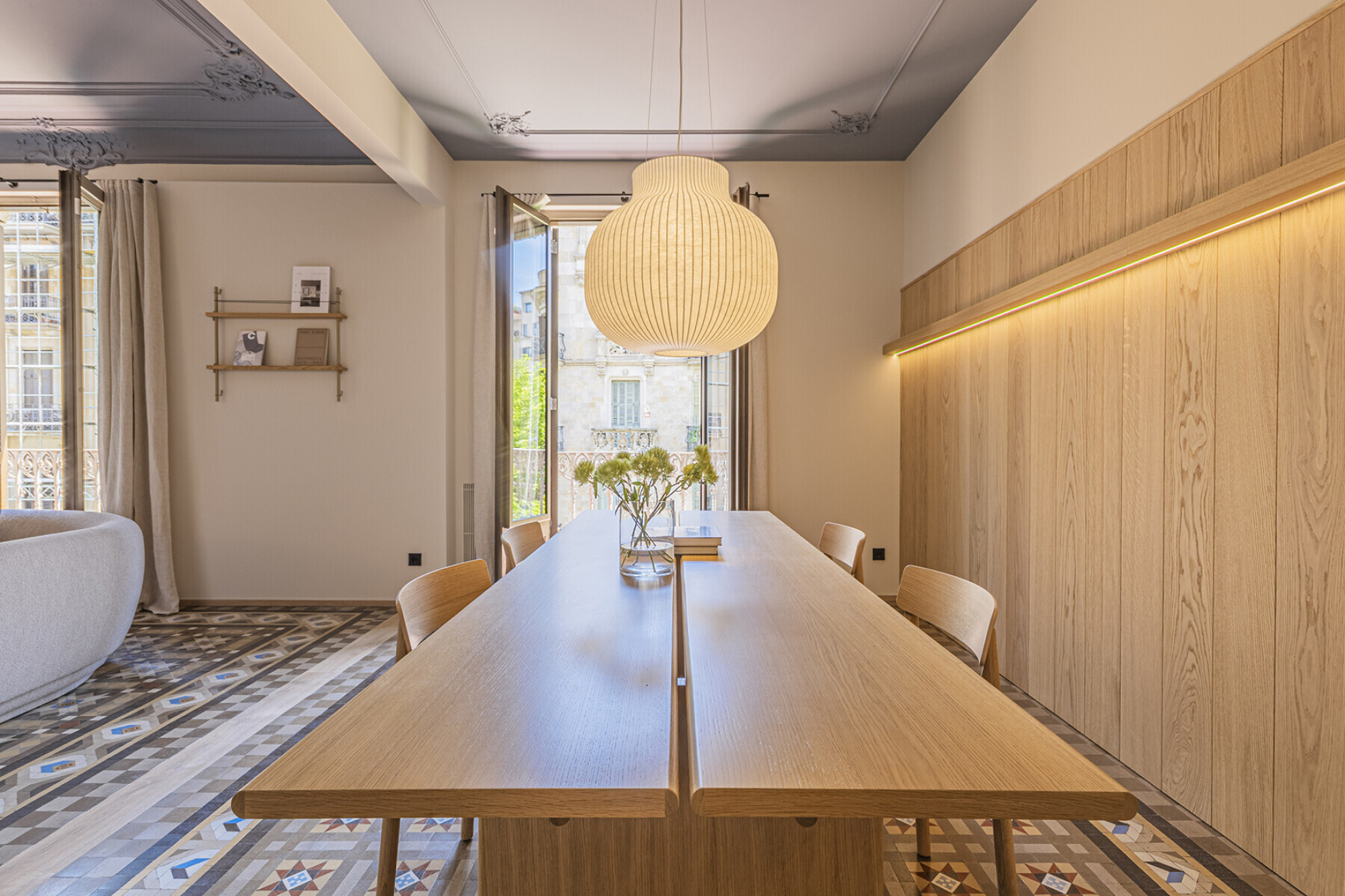  Modernist flat in Eixample with premium finishes in the Quadrat d