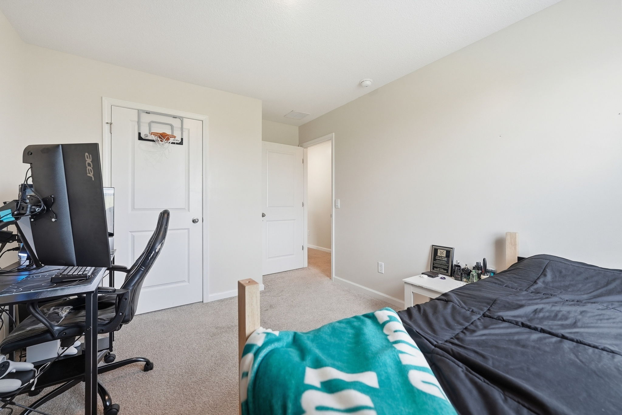  Well-Maintained 4 Bedroom Newer Built Home - 物件實景