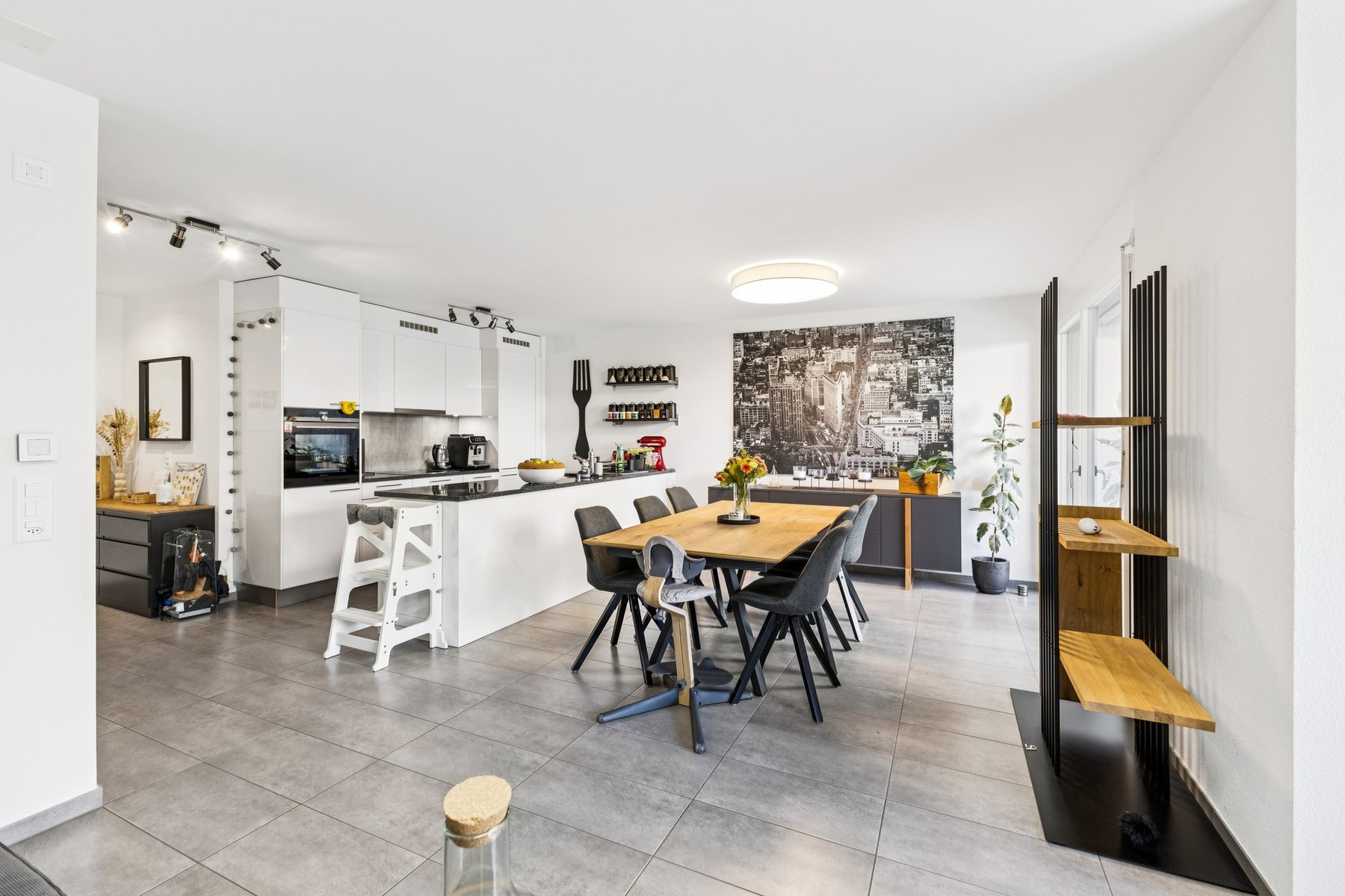  Contemporary 6.5-room townhouse in Sugiez - 物件實景