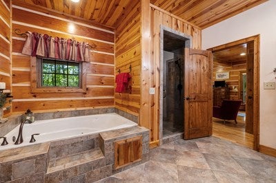 Murphy, North Carolina, 28906, United States, 3 Bedrooms Bedrooms, ,6 BathroomsBathrooms,Residential,For Sale,1933143