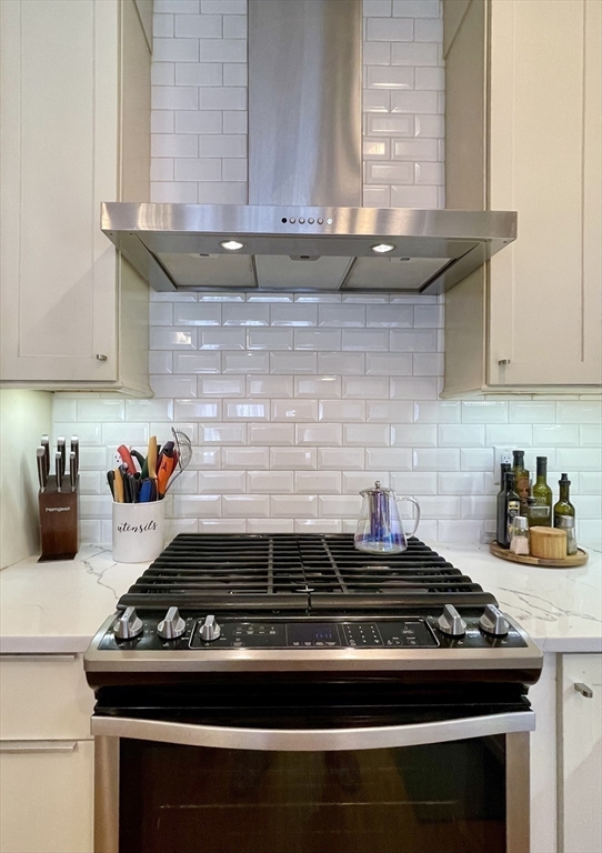 Boston, Massachusetts, 02136, United States, 3 Bedrooms Bedrooms, ,3 BathroomsBathrooms,Residential,For Sale,1947073