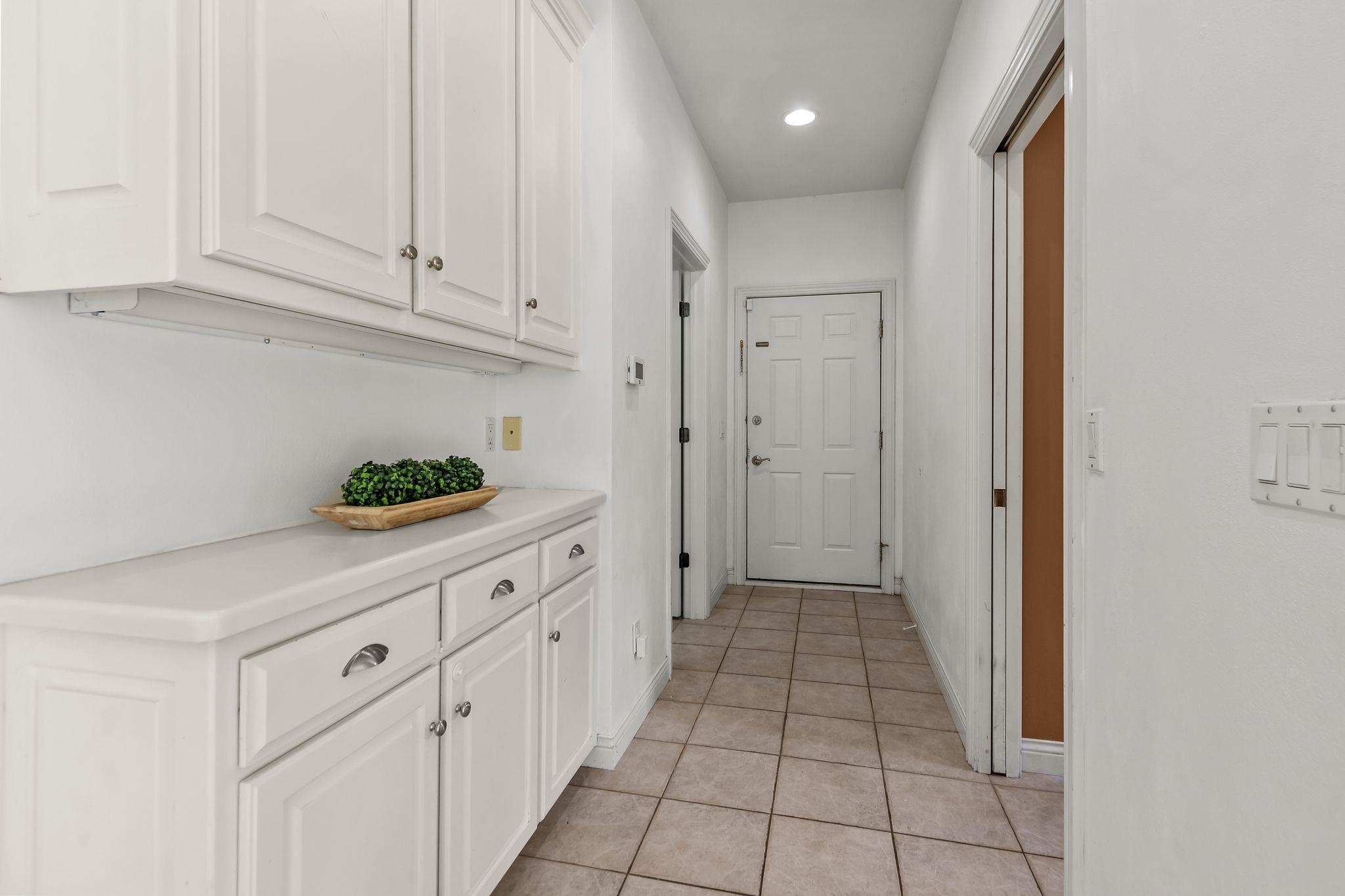 NEENAH, Wisconsin, 54956, United States, 4 Bedrooms Bedrooms, ,4 BathroomsBathrooms,Residential,For Sale,1955274