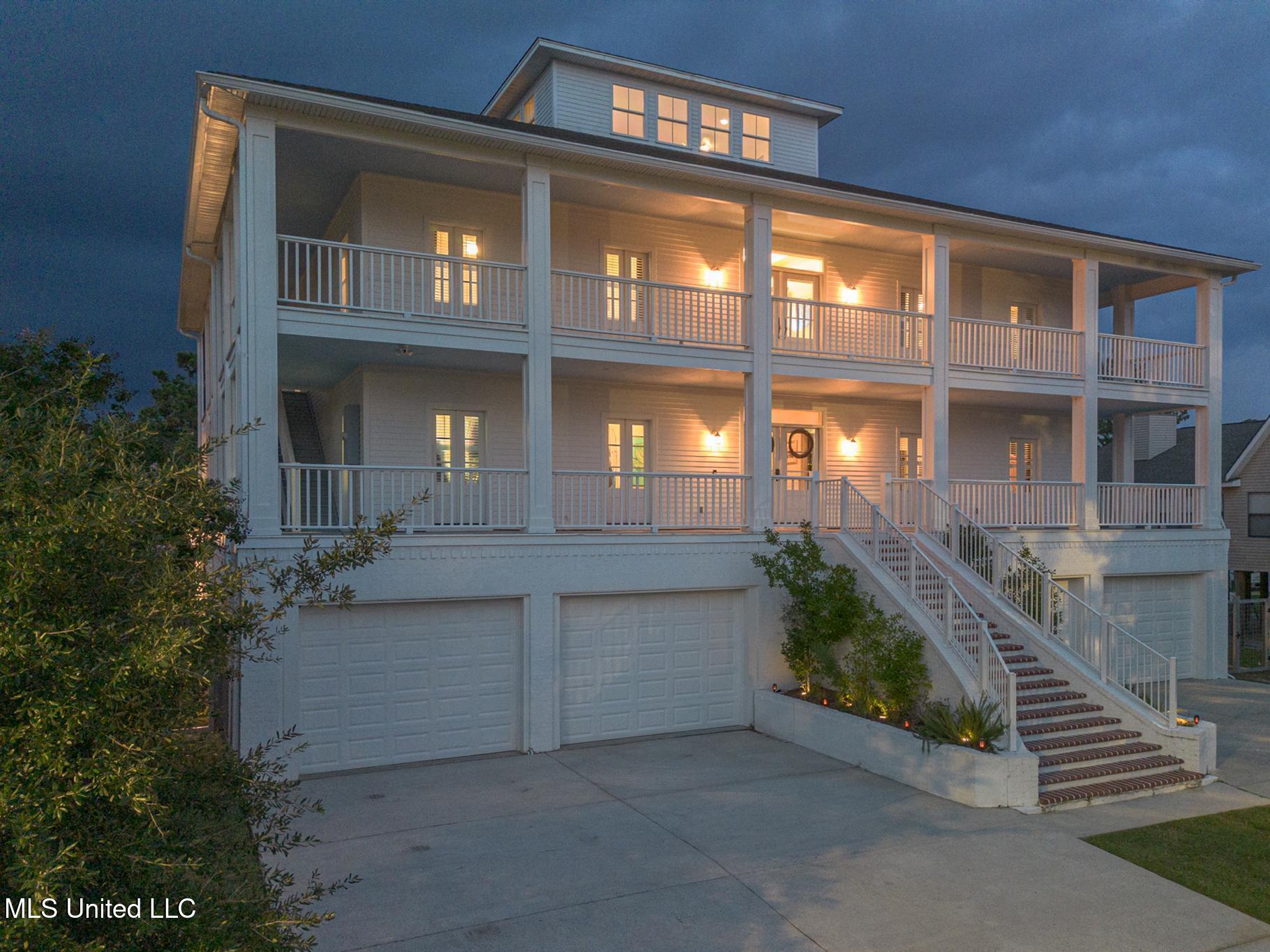 Pass Christian, Mississippi, 39571, United States, 5 Bedrooms Bedrooms, ,7 BathroomsBathrooms,Residential,For Sale,1989157